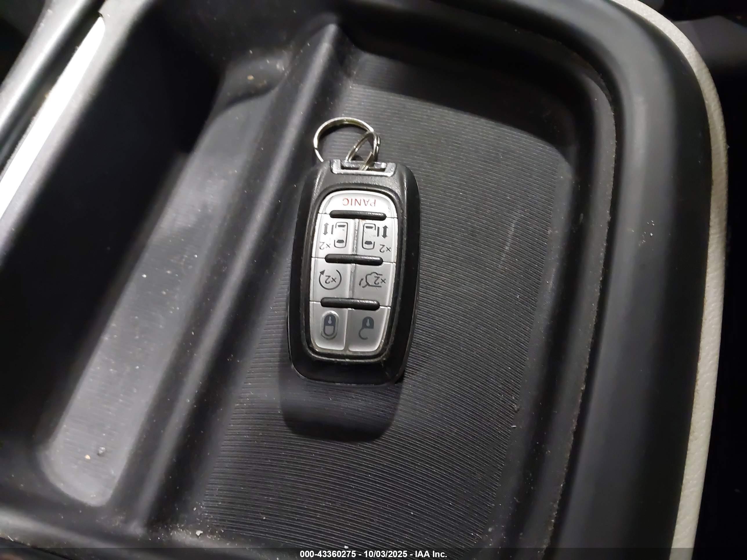 CHRYSLER PACIFICA image 11