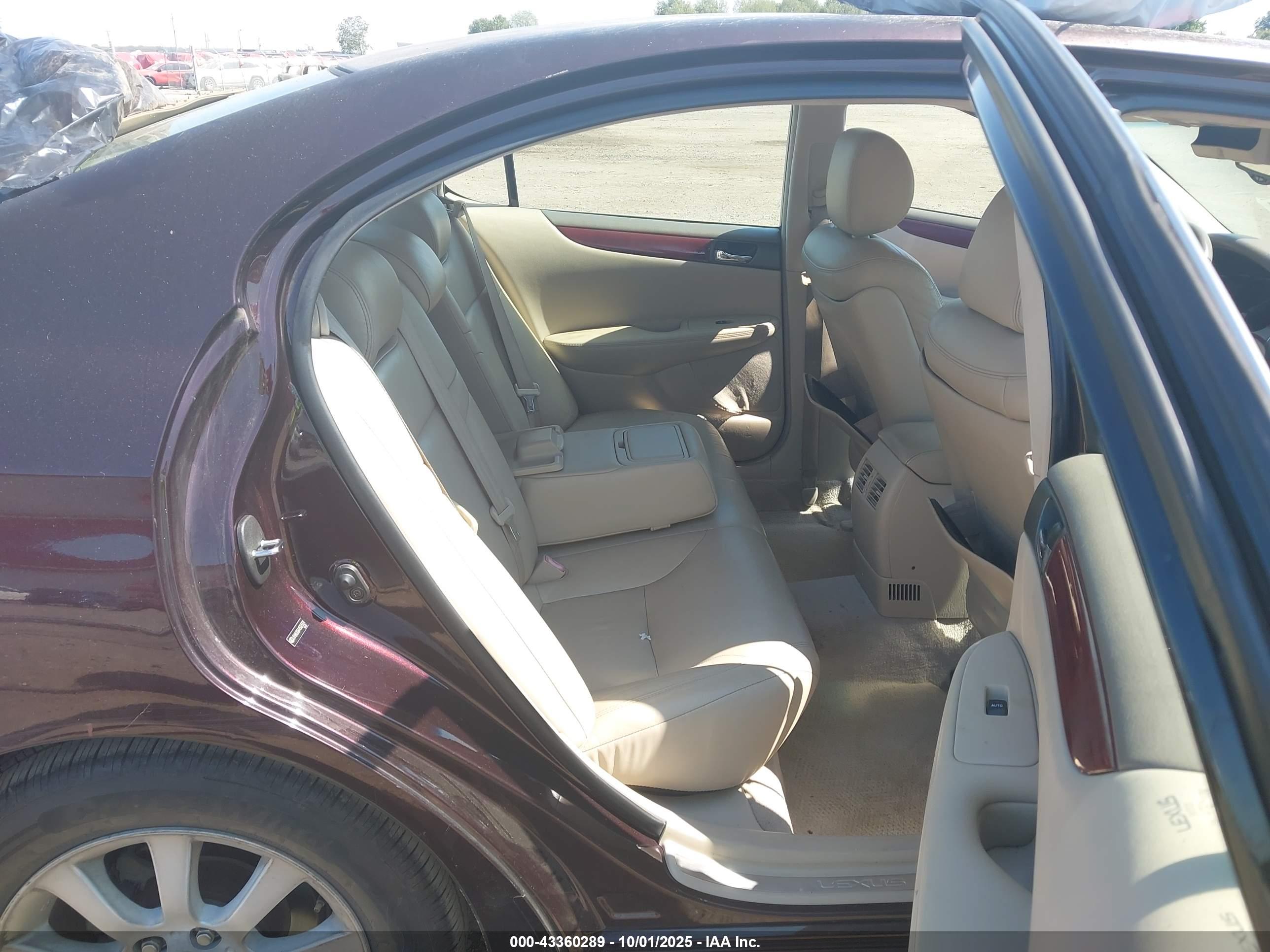 LEXUS ES image 8