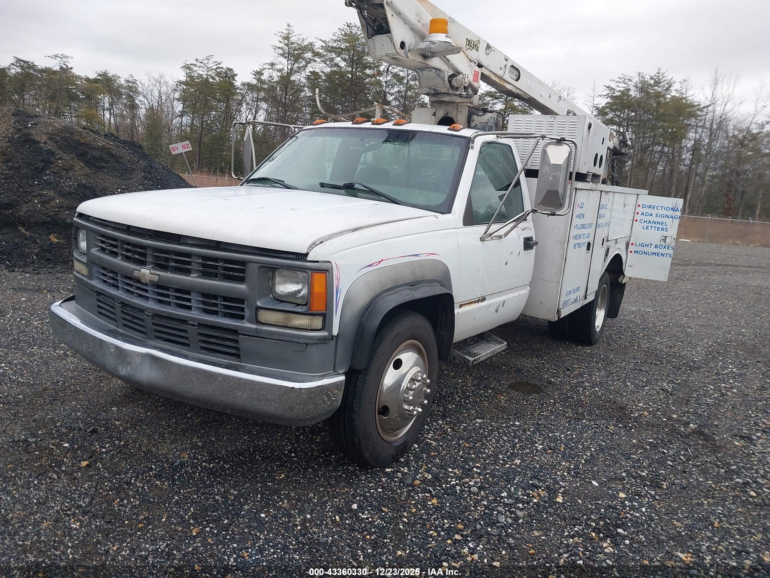 CHEVROLET C3500 image 2