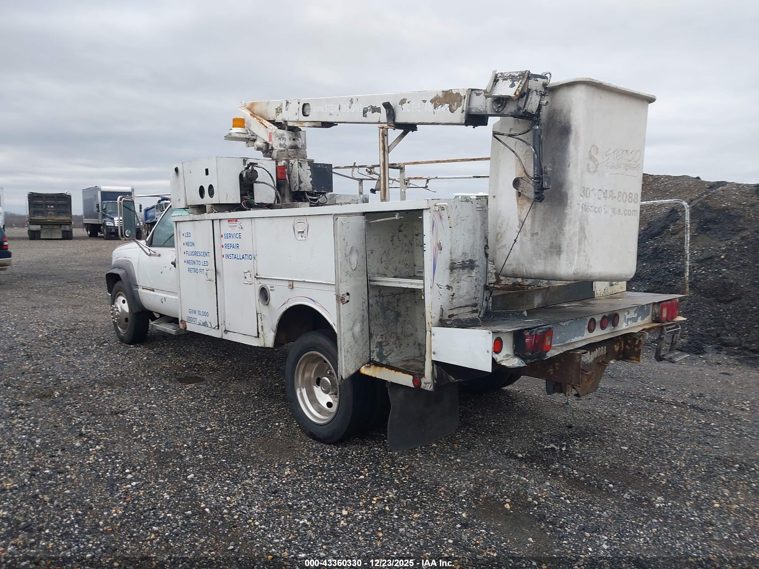 CHEVROLET C3500 image 3