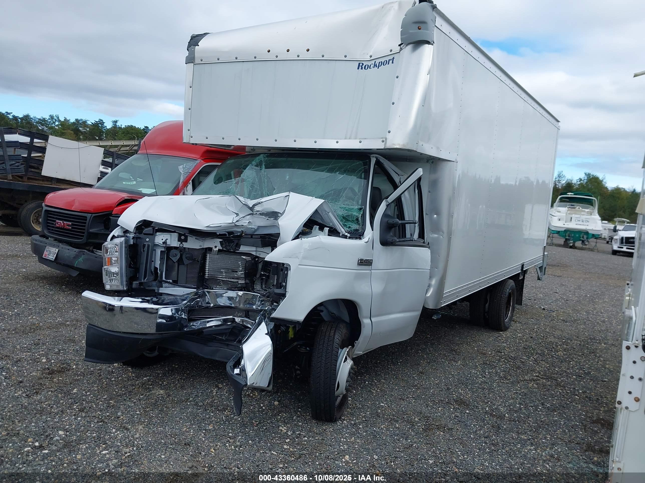 FORD E-450 image 2