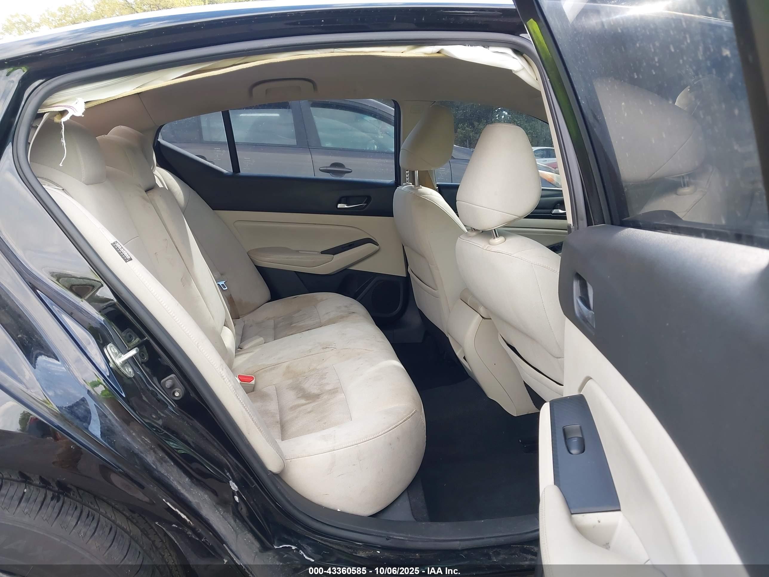 NISSAN ALTIMA image 8
