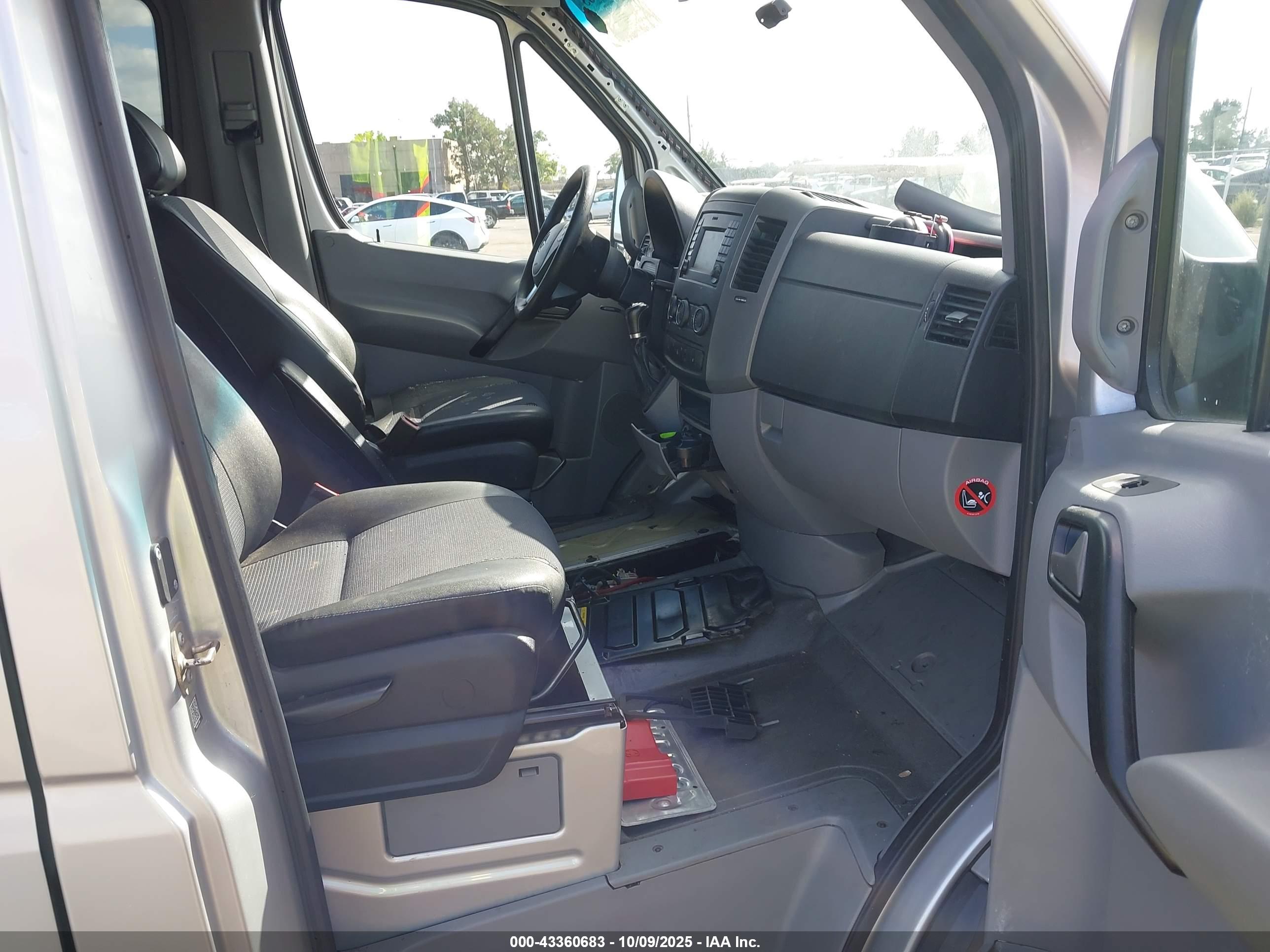 MERCEDES-BENZ SPRINTER image 5