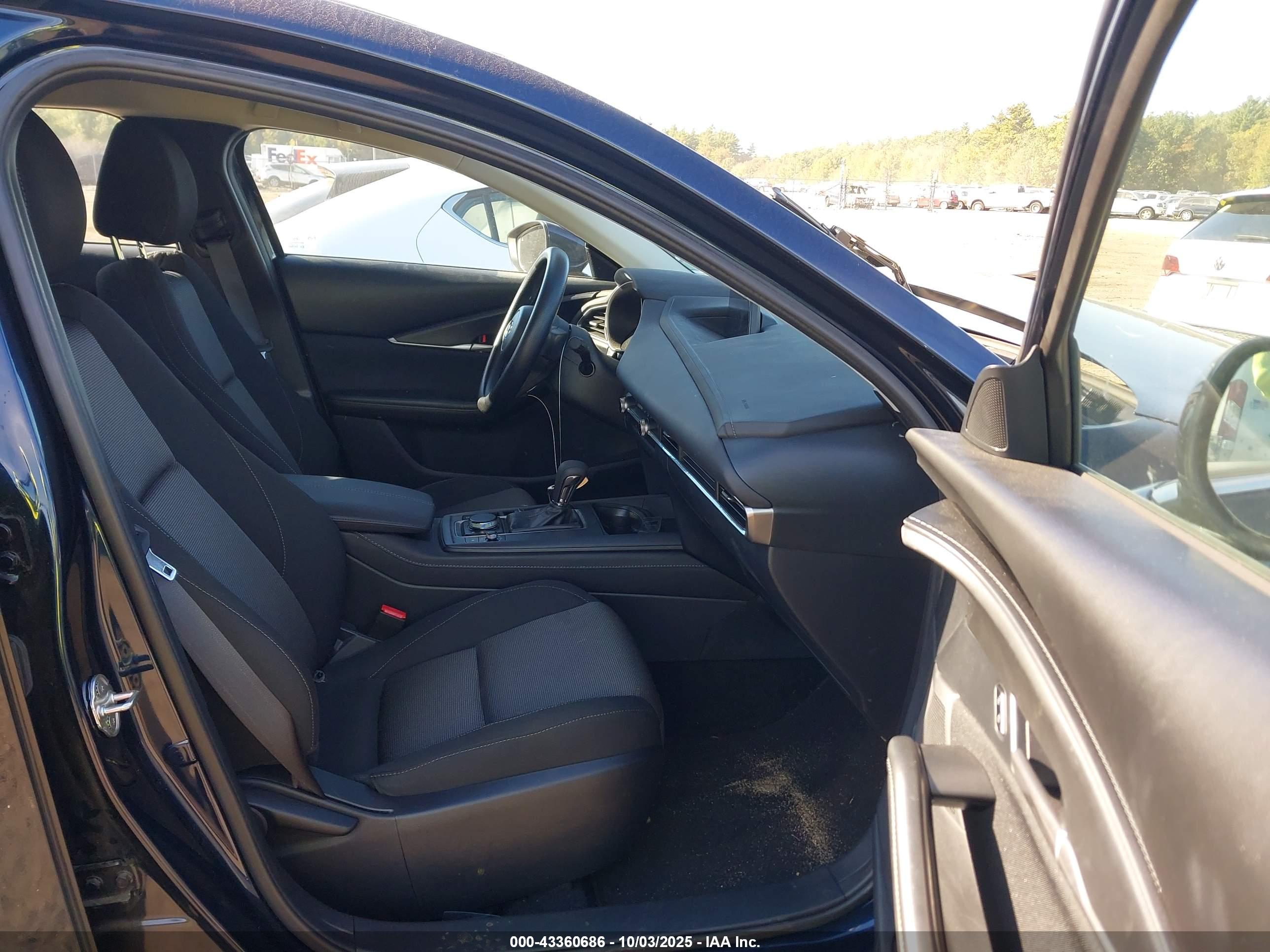 MAZDA CX-30 image 5