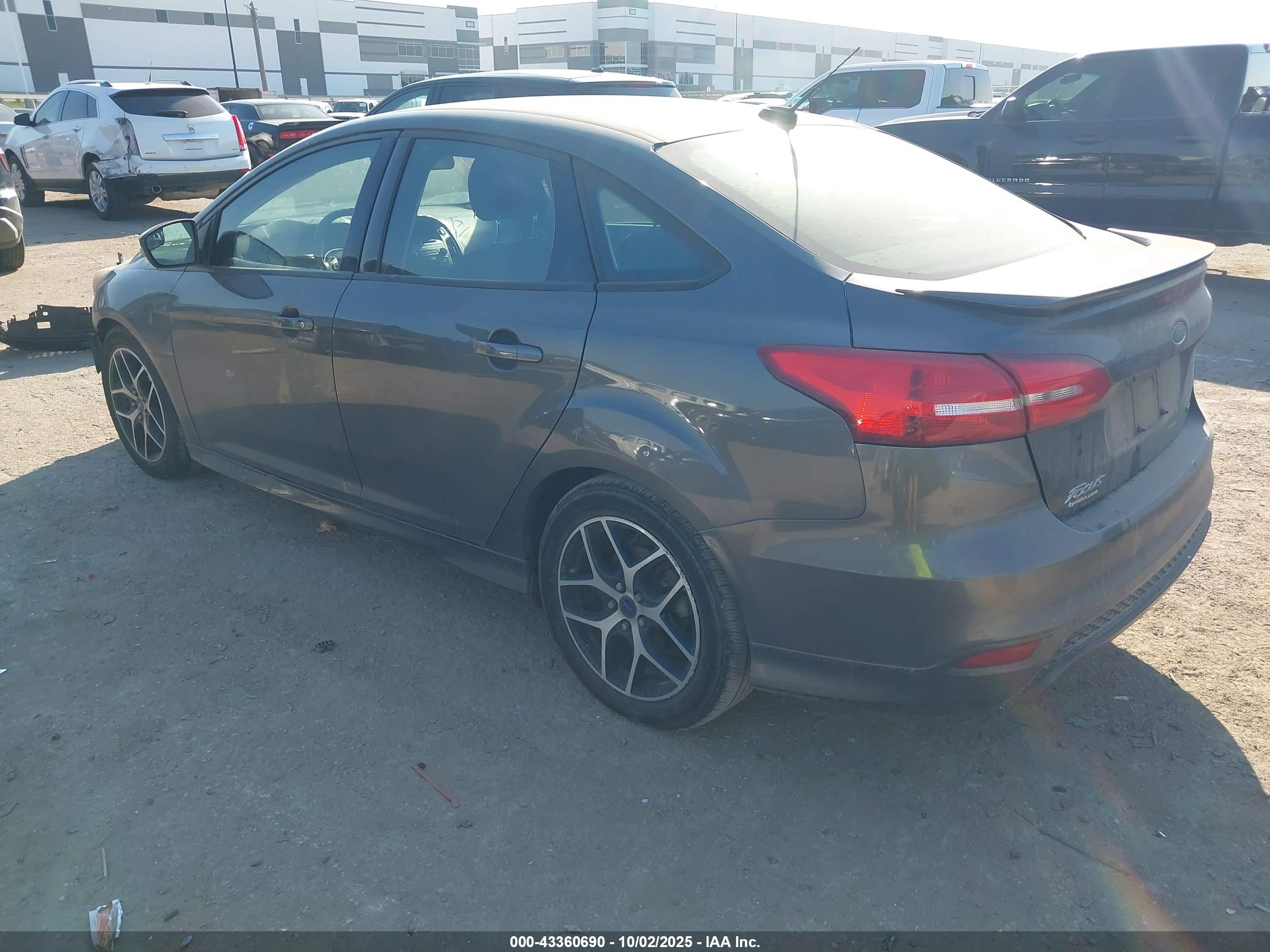 FORD FOCUS image 3