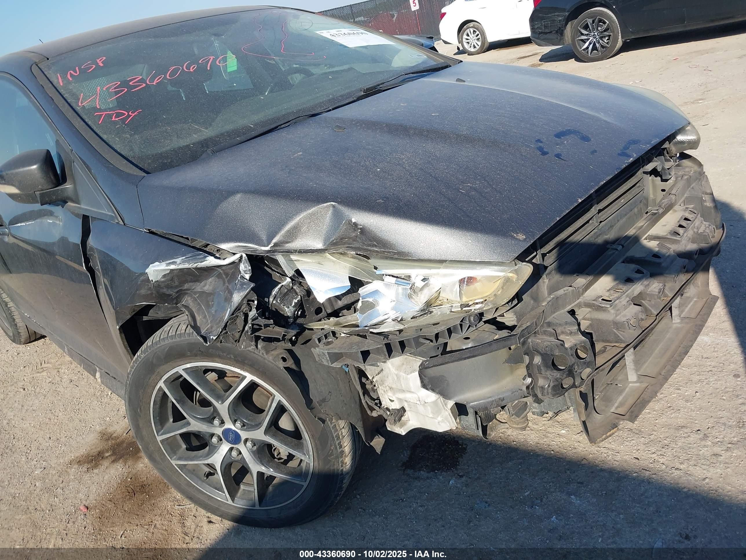 FORD FOCUS image 6