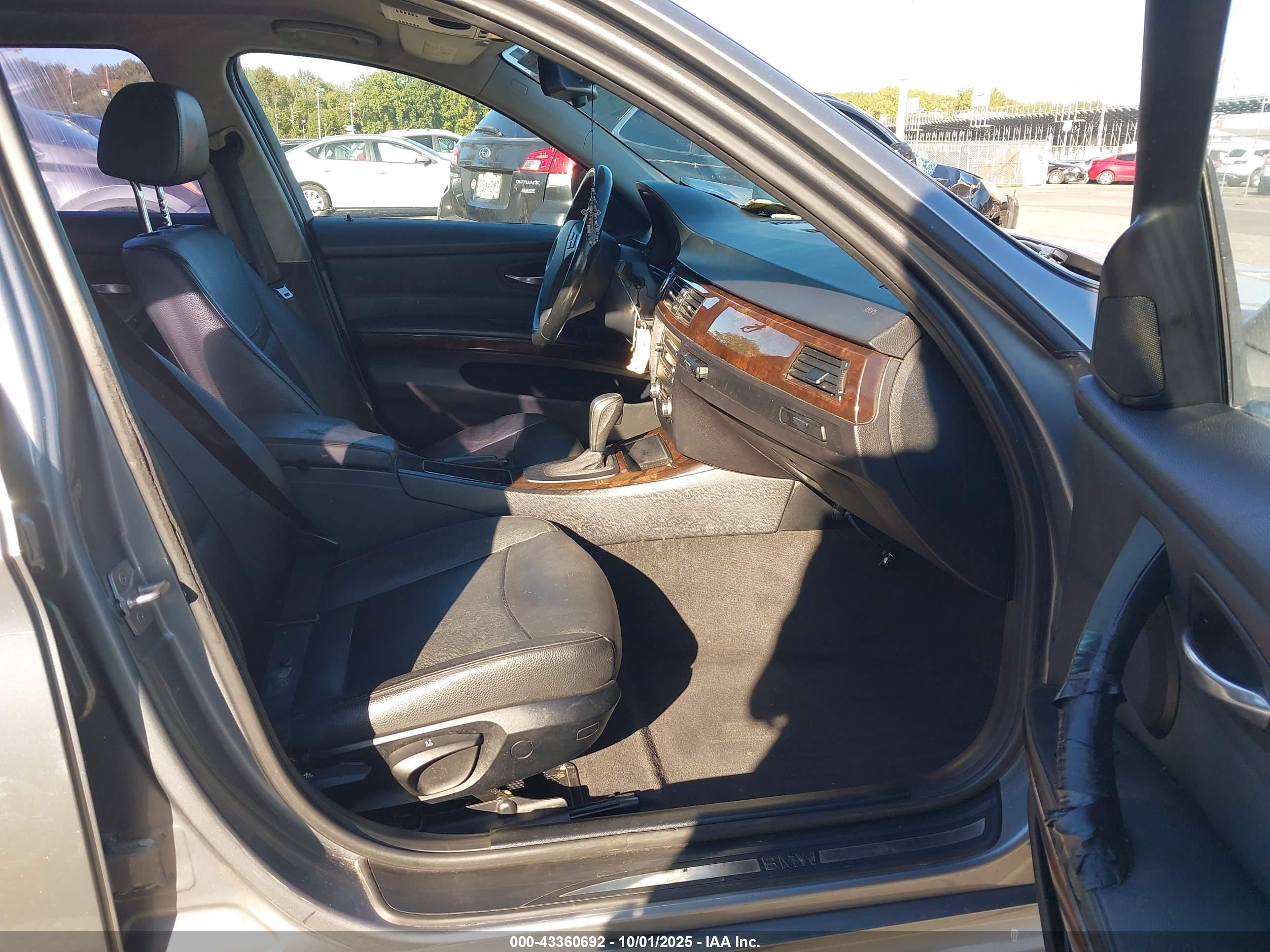 BMW 328I image 5
