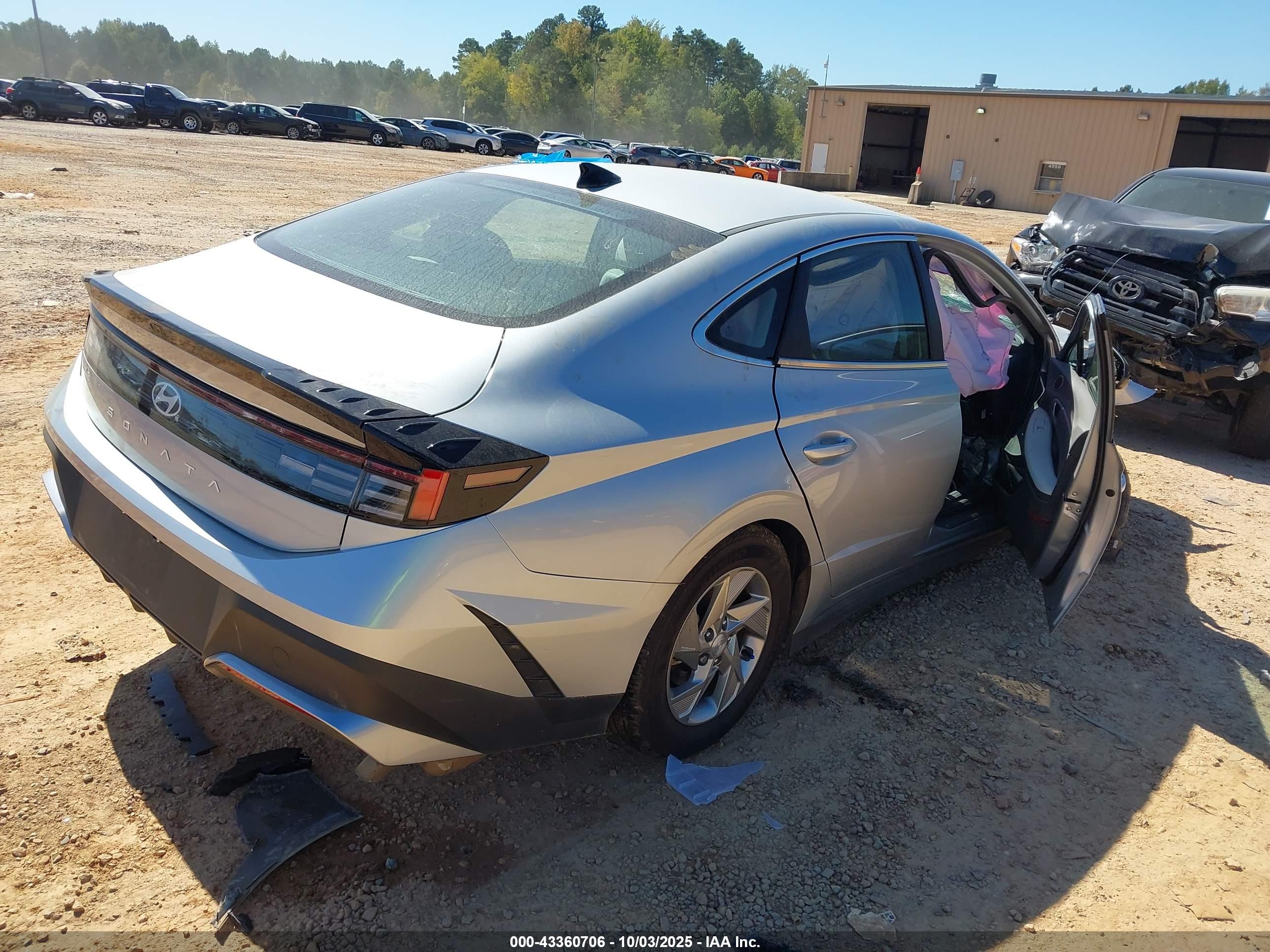 HYUNDAI SONATA image 4