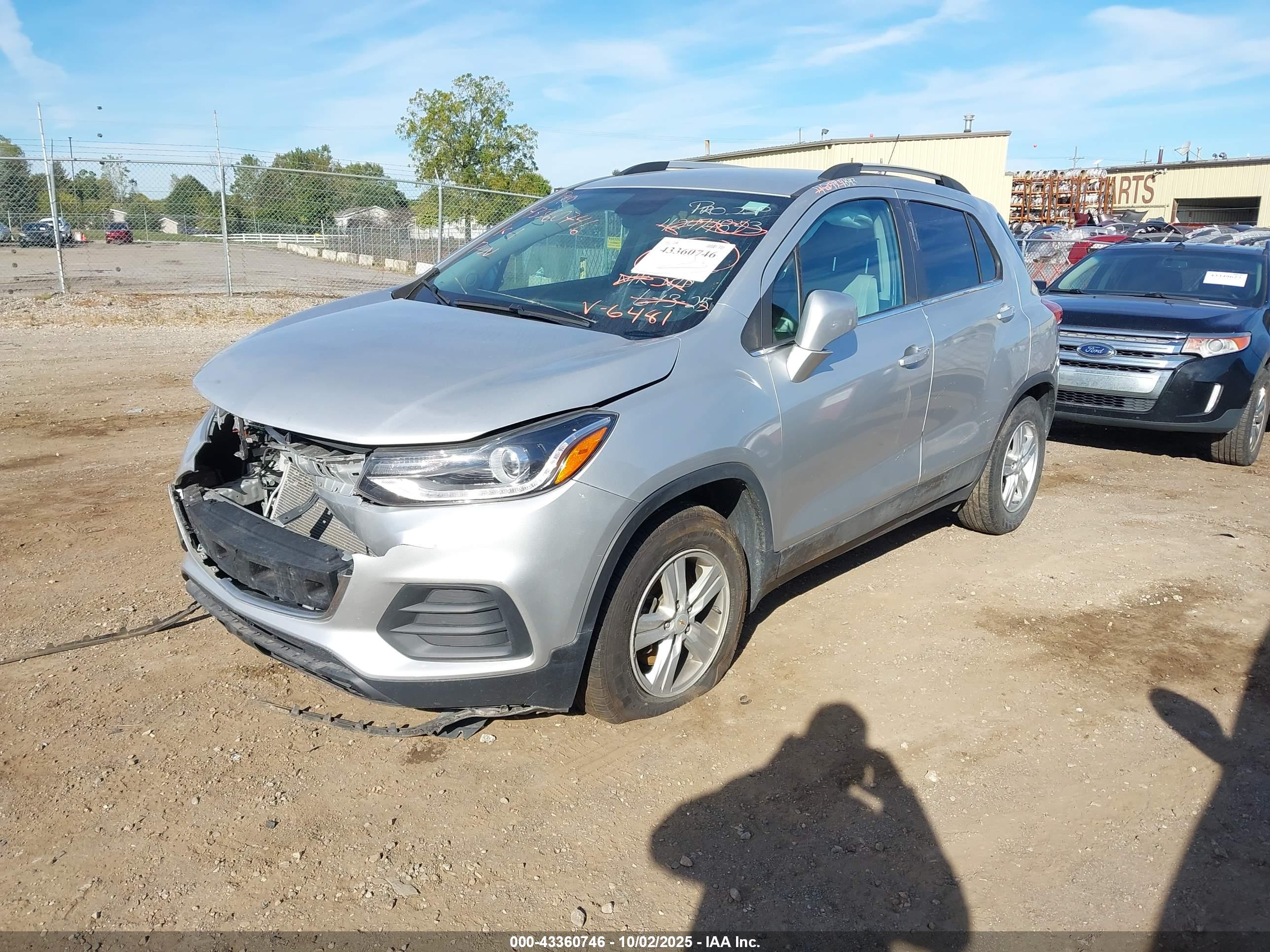 CHEVROLET TRAX image 2
