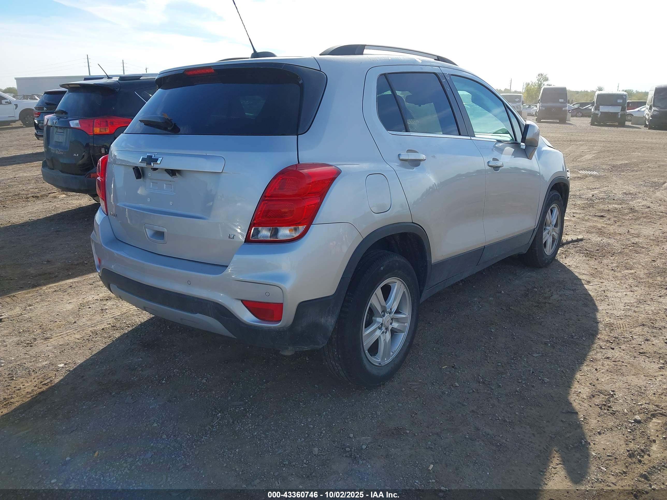 CHEVROLET TRAX image 4
