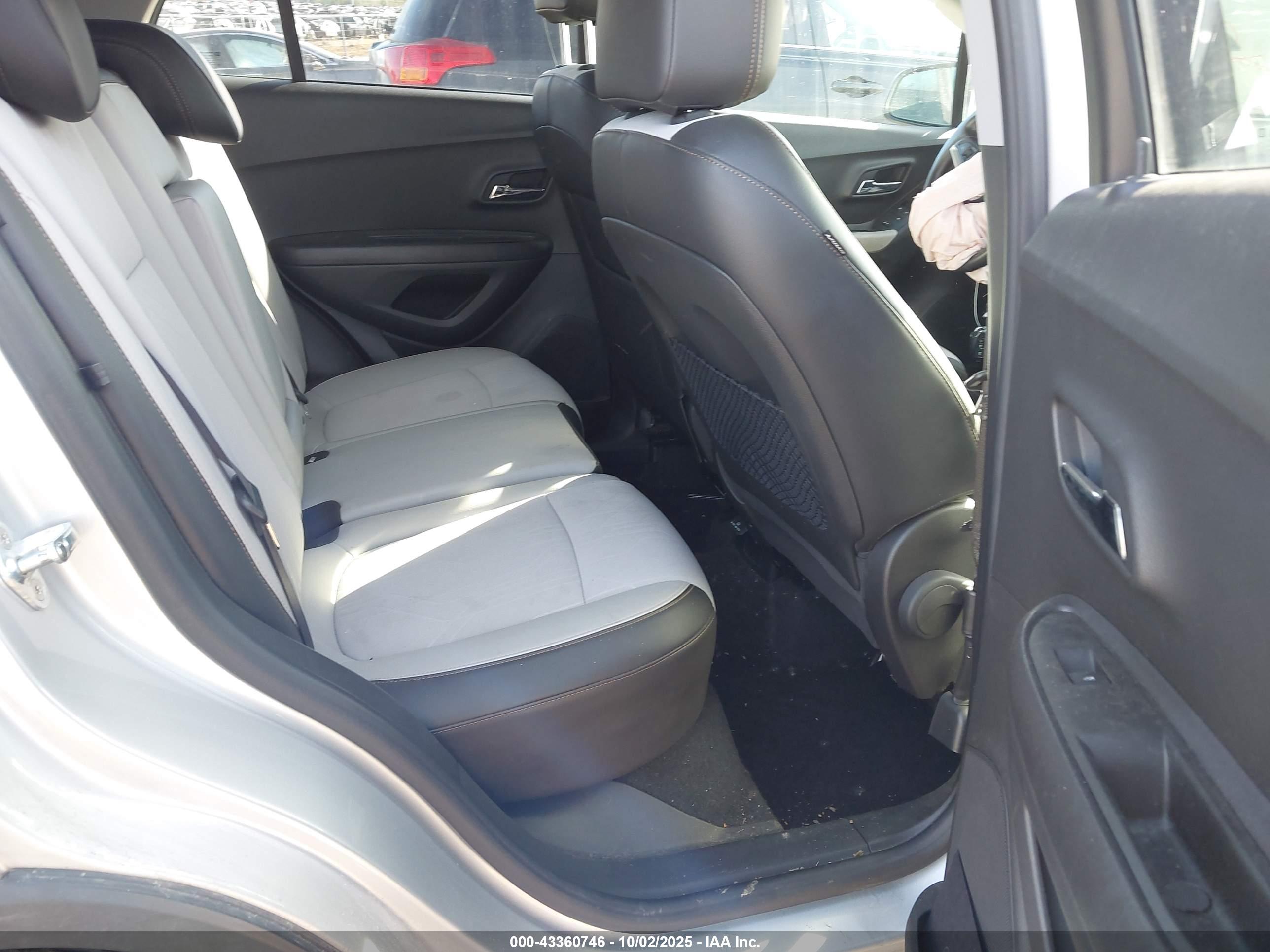 CHEVROLET TRAX image 8