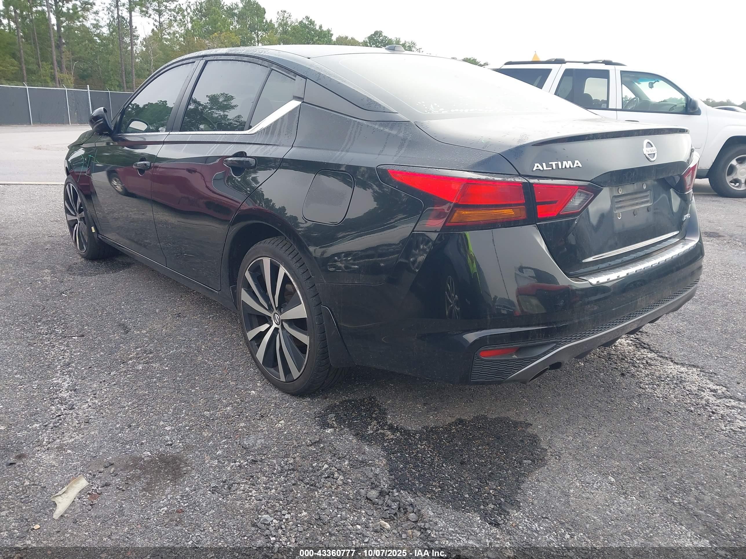 NISSAN ALTIMA image 3