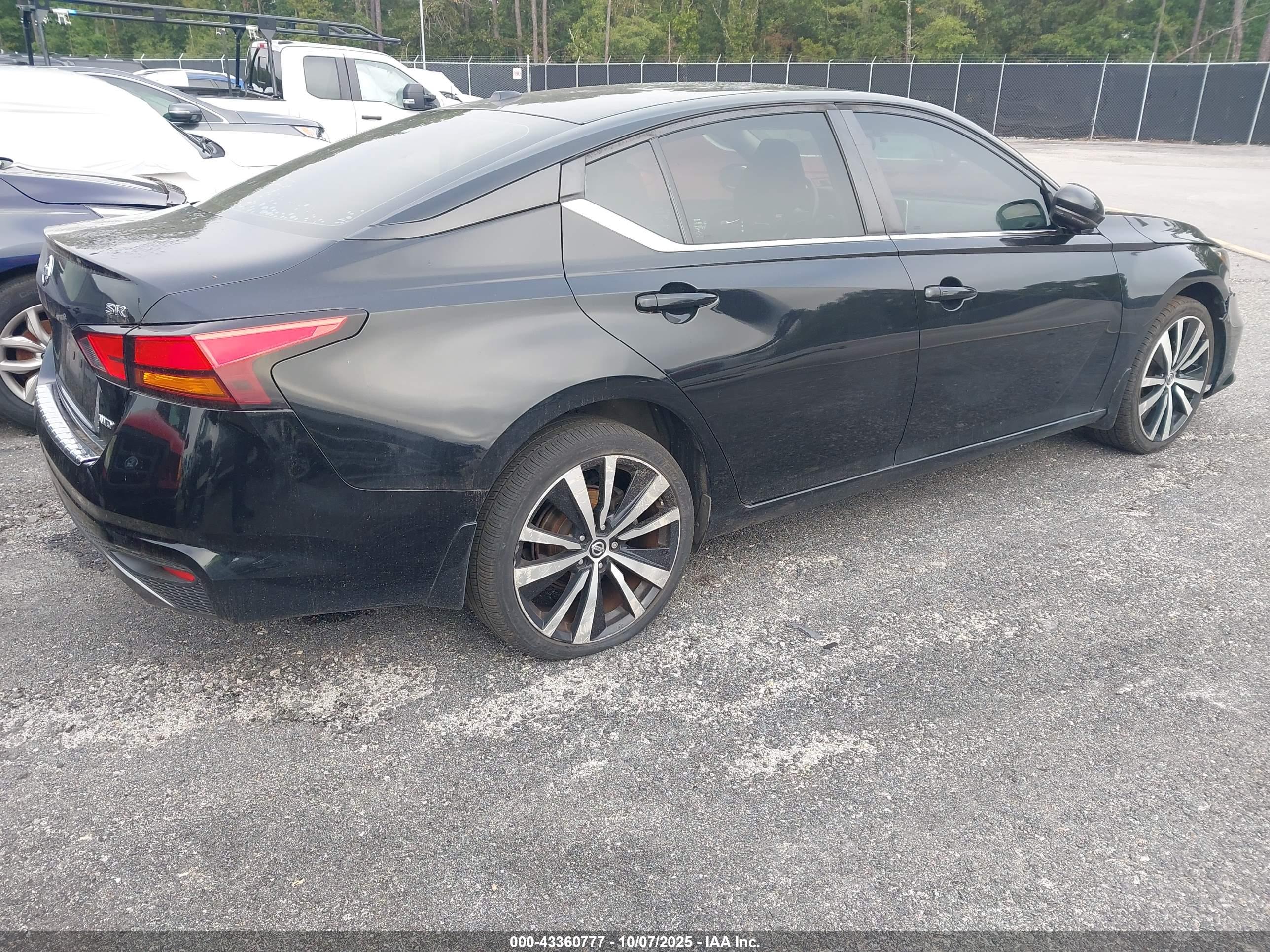 NISSAN ALTIMA image 4