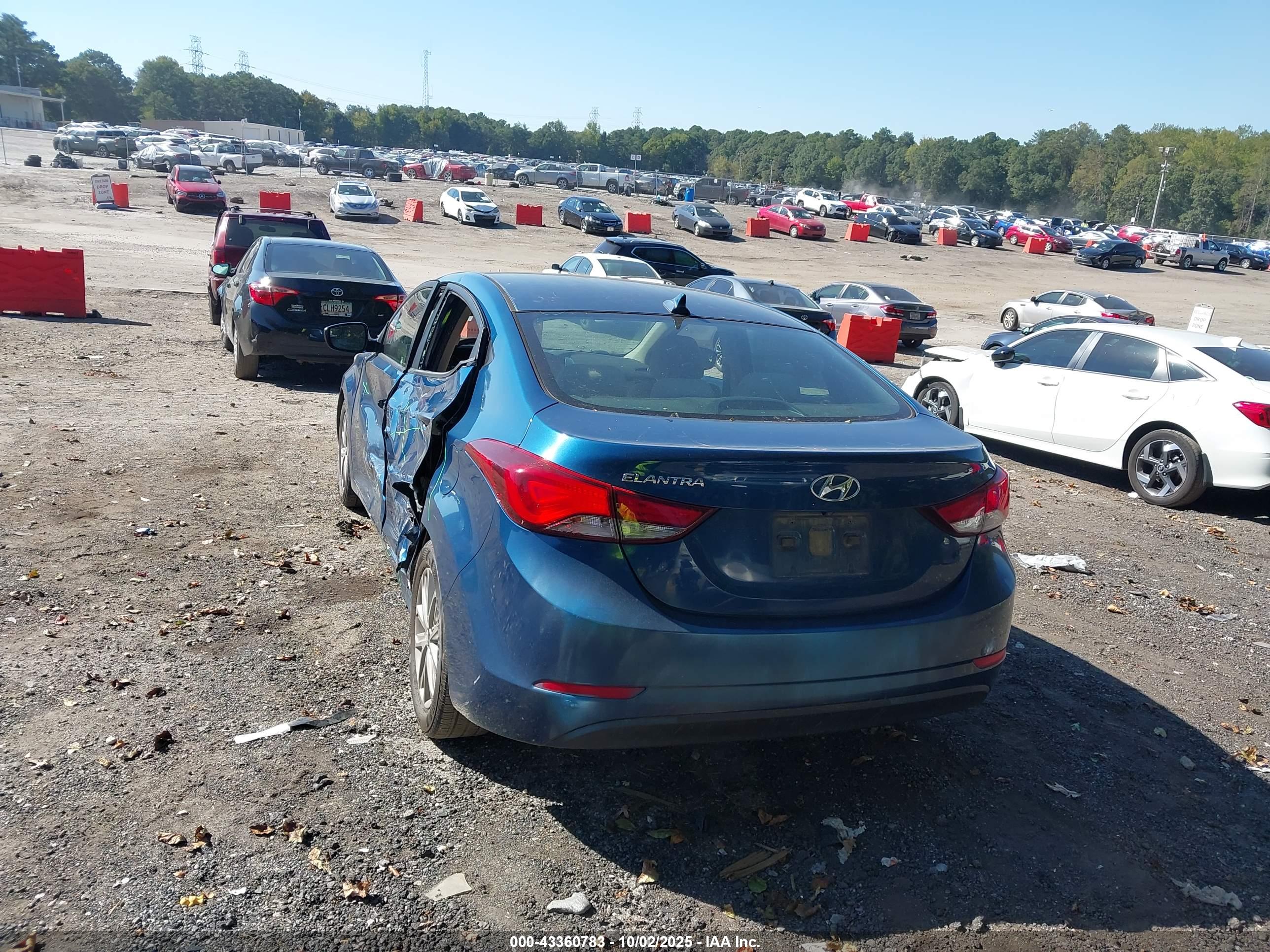 HYUNDAI ELANTRA image 3