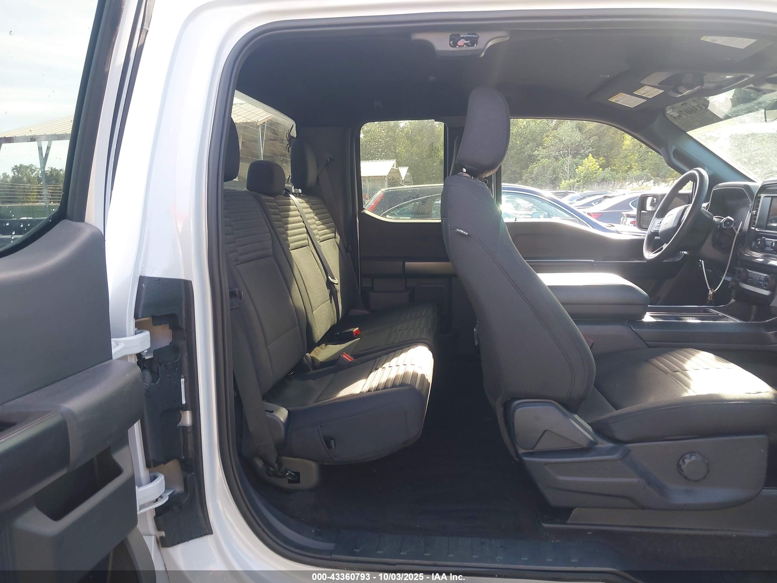 FORD F-150 image 8