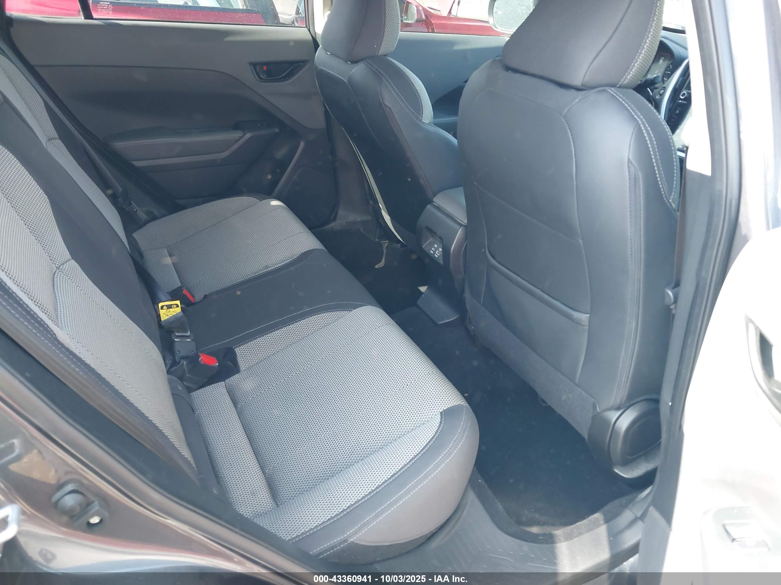 SUBARU CROSSTREK image 8