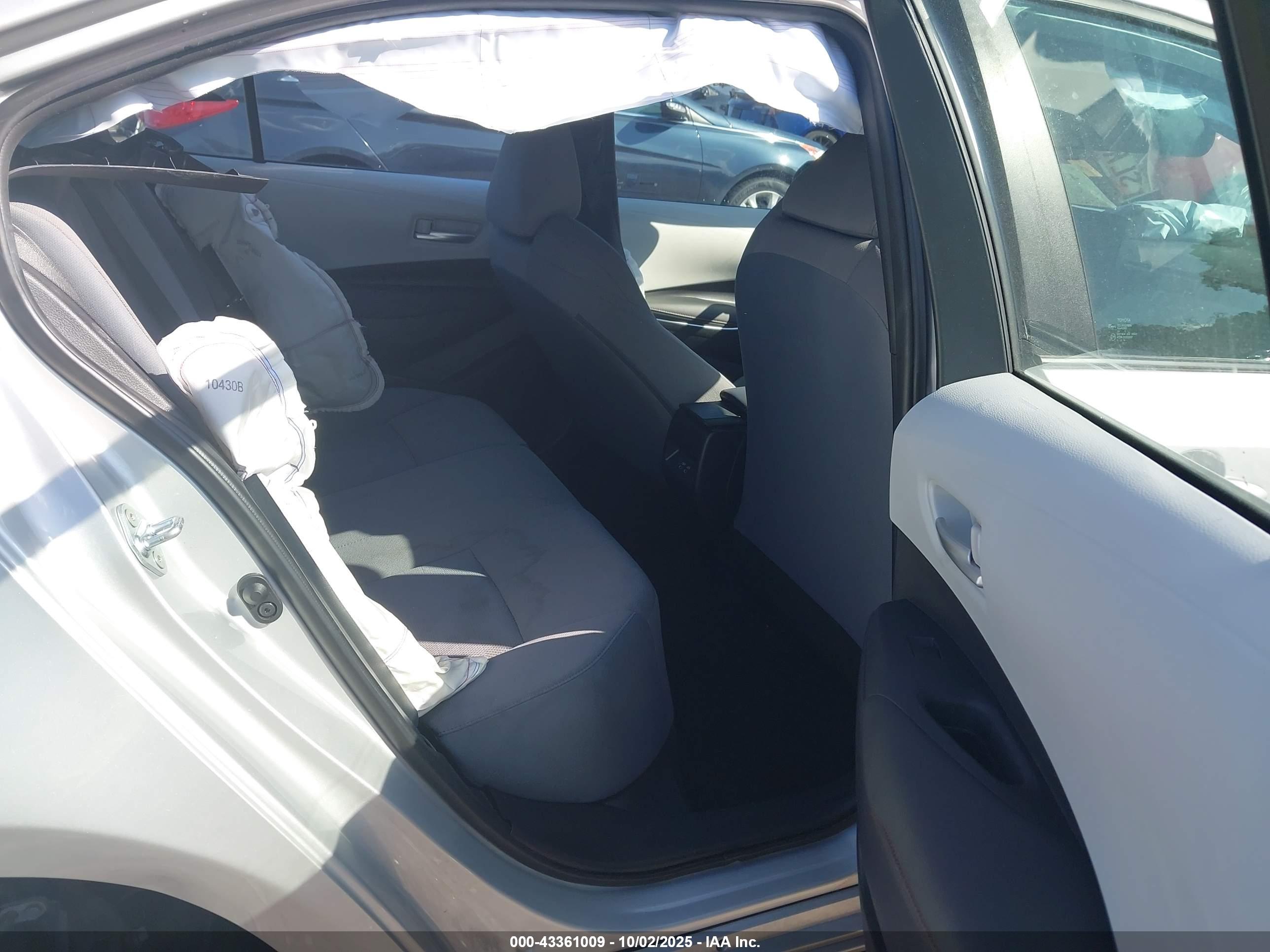 TOYOTA COROLLA image 8
