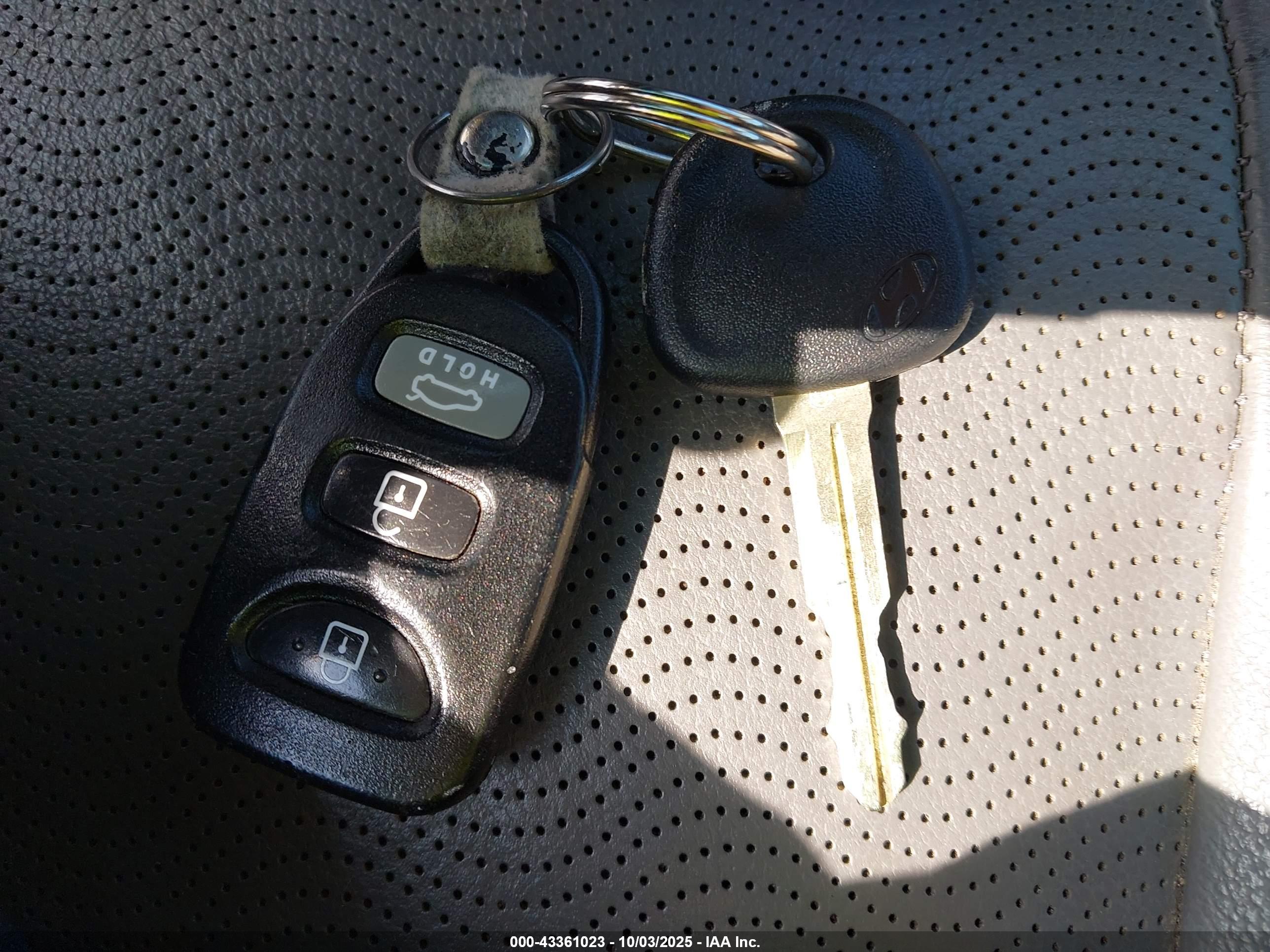 HYUNDAI ELANTRA image 11