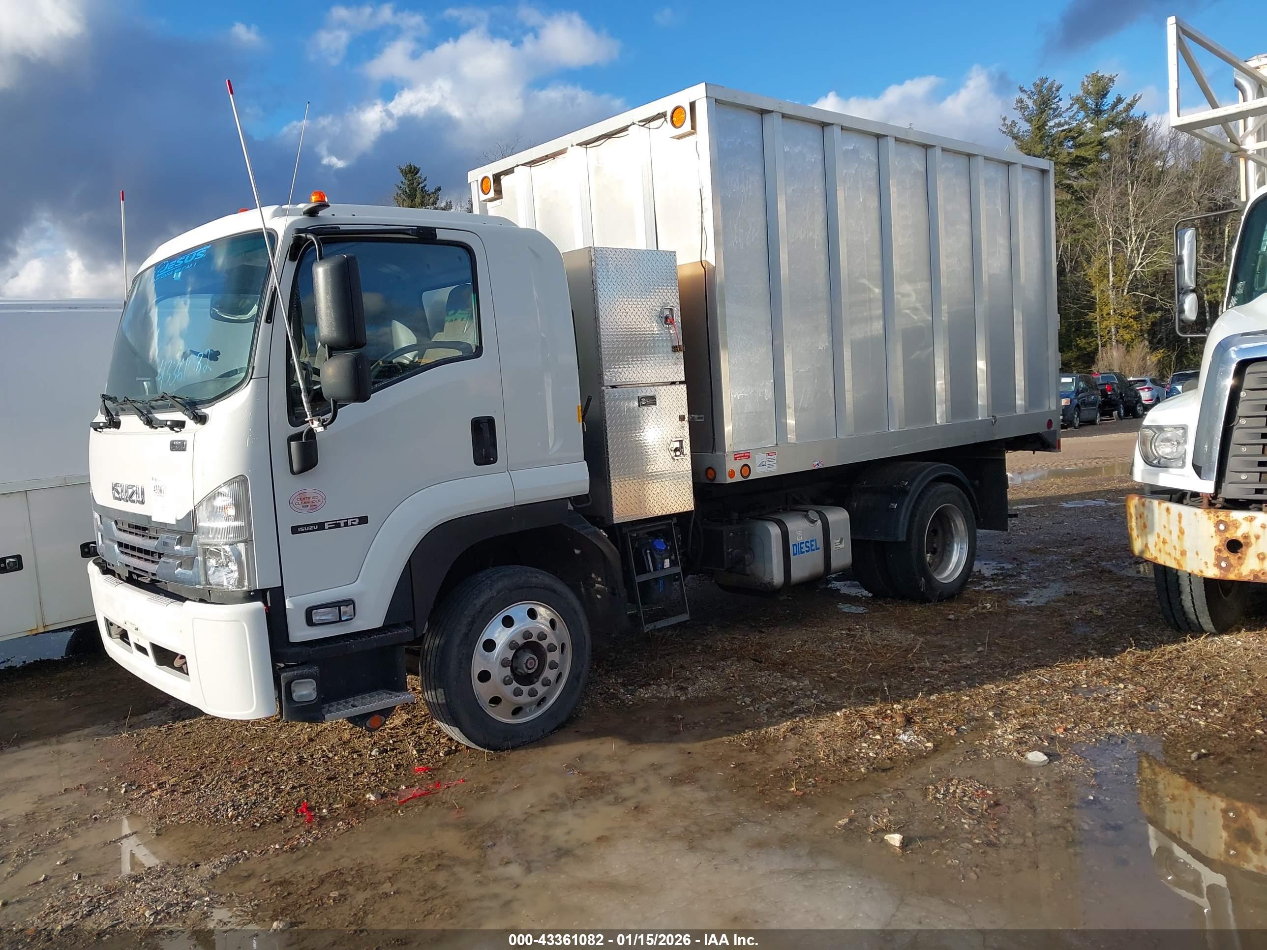 ISUZU FTR image 2