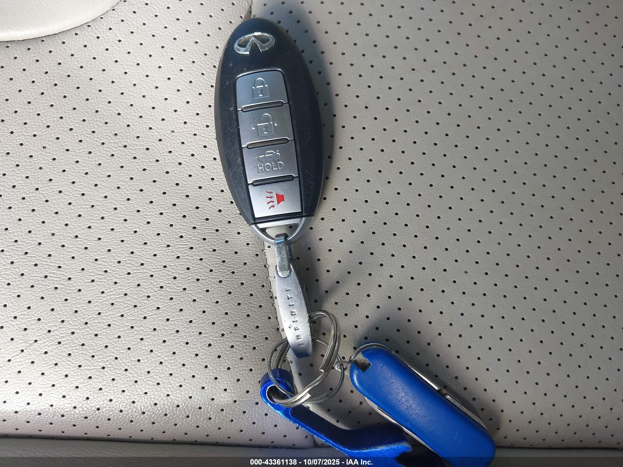 INFINITI G37X image 11