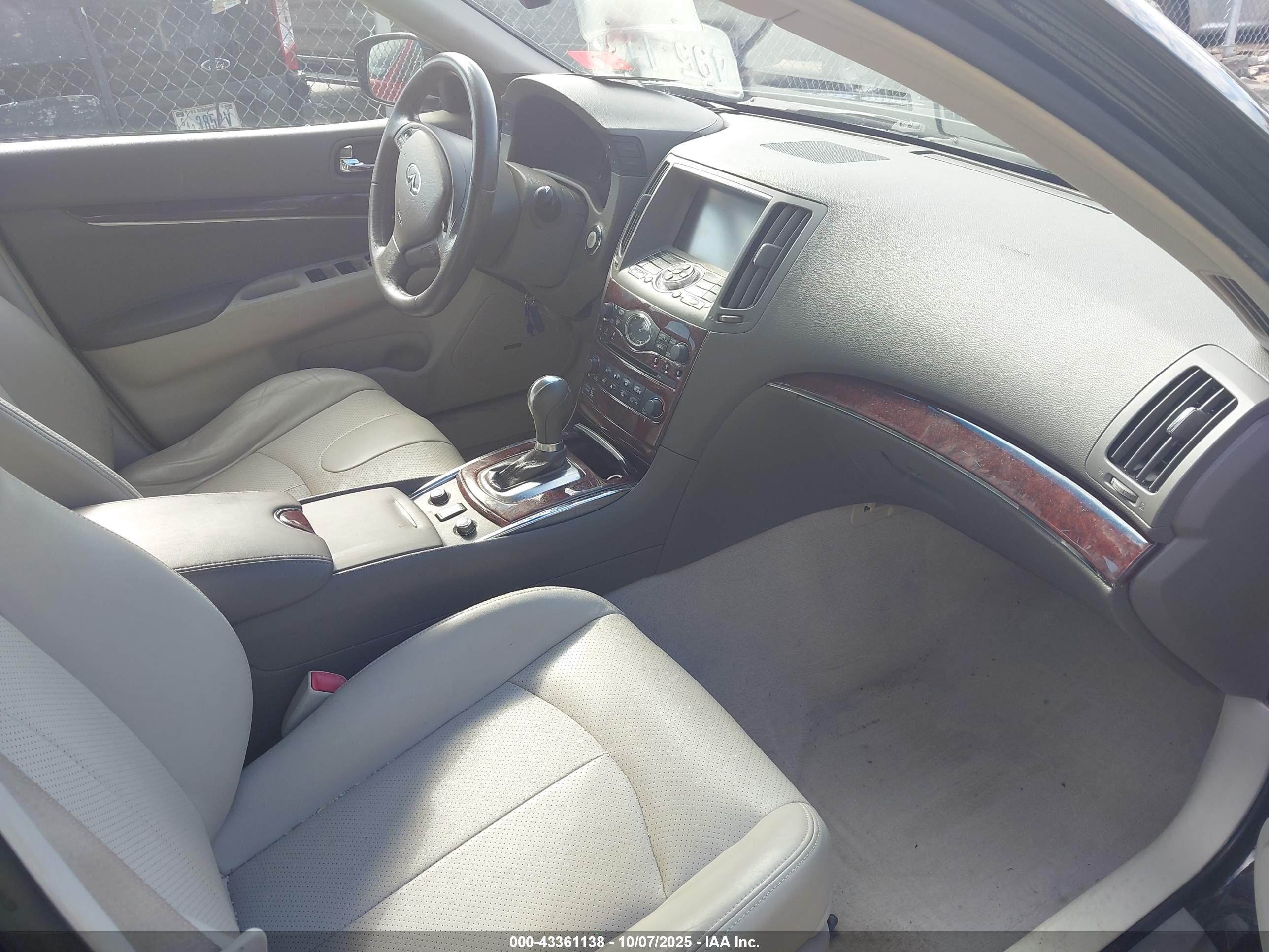 INFINITI G37X image 5