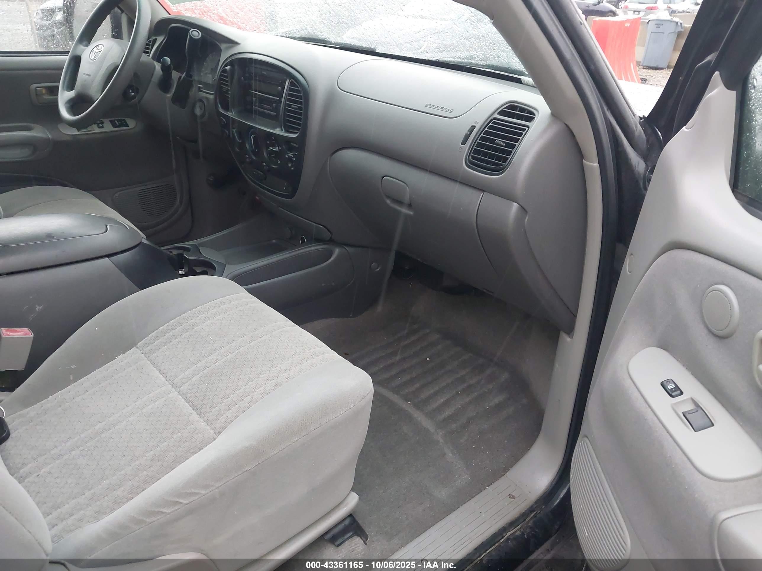 TOYOTA TUNDRA image 5