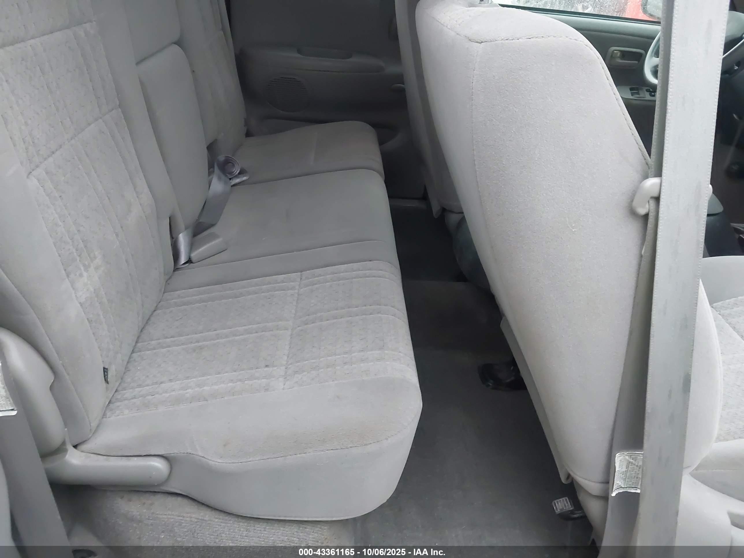 TOYOTA TUNDRA image 8