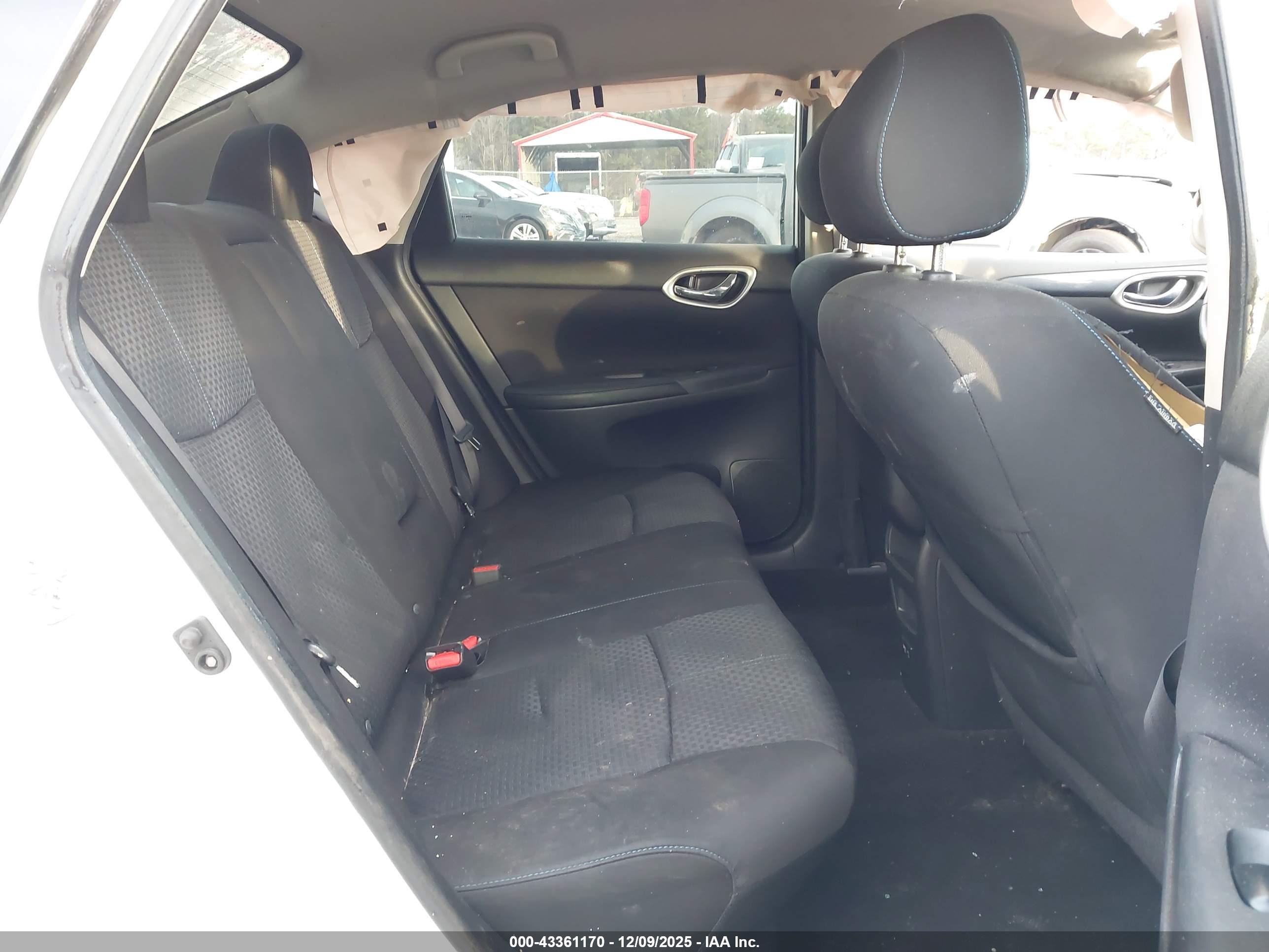 NISSAN SENTRA image 8