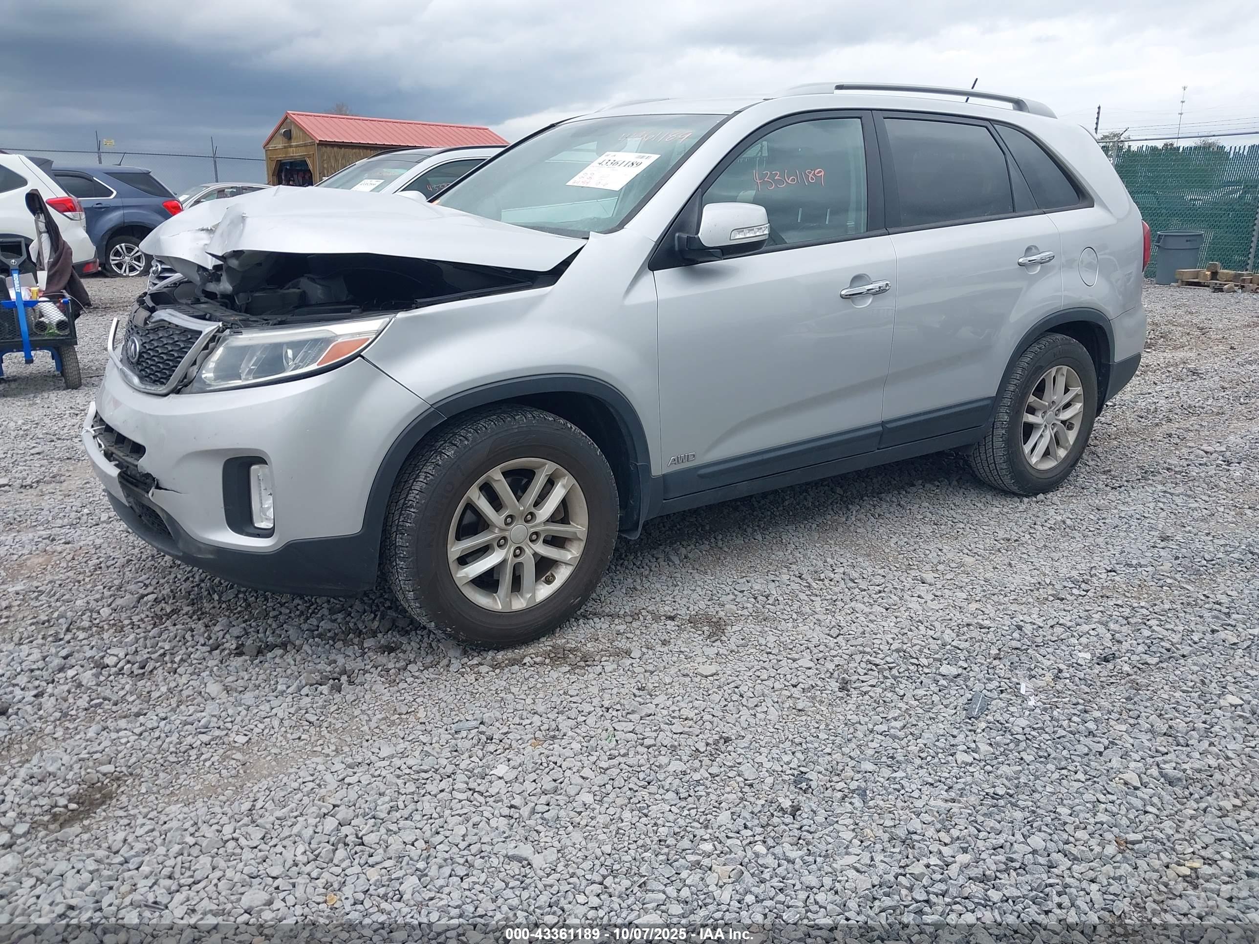 KIA SORENTO image 2