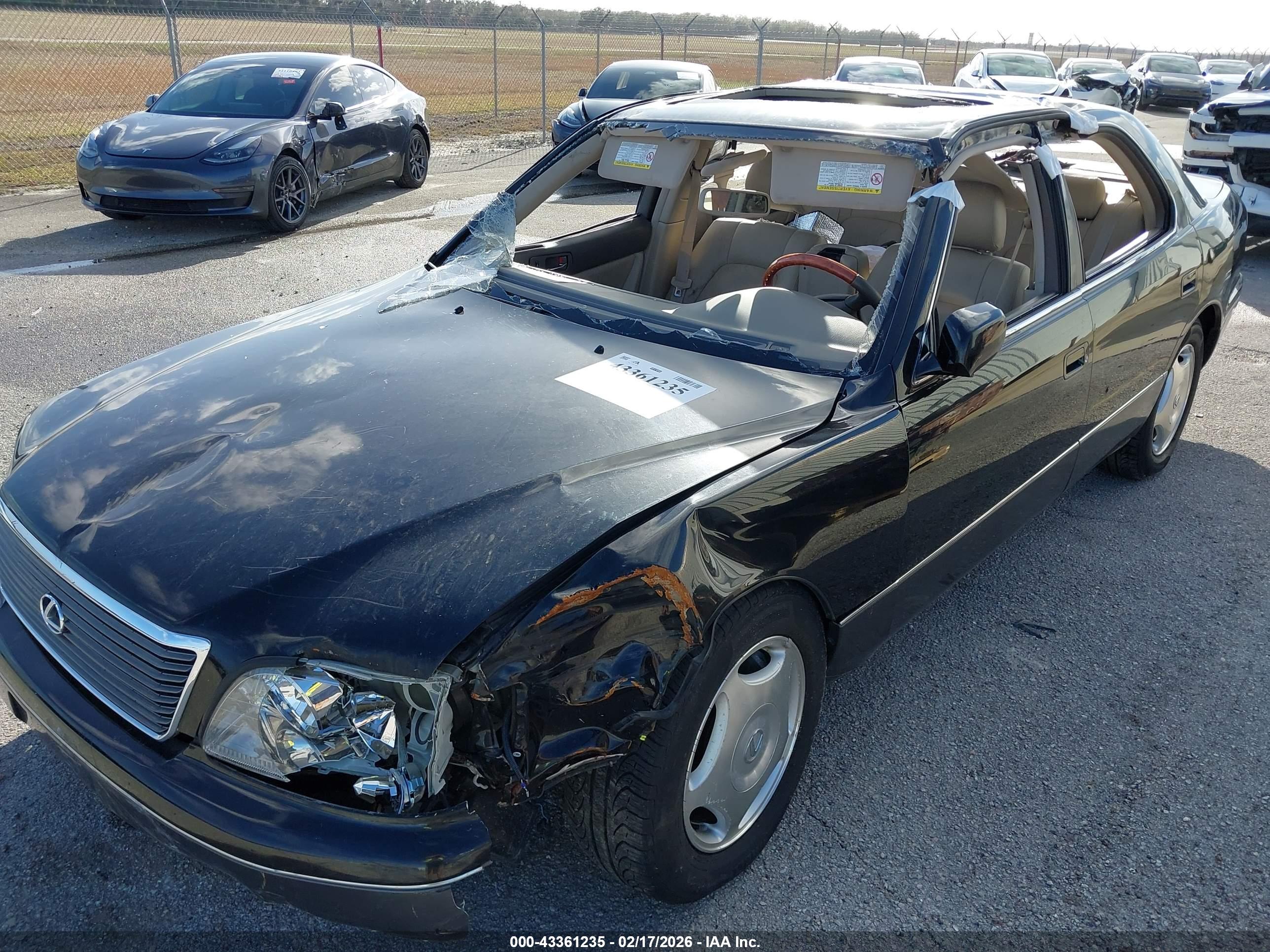 LEXUS LS image 6