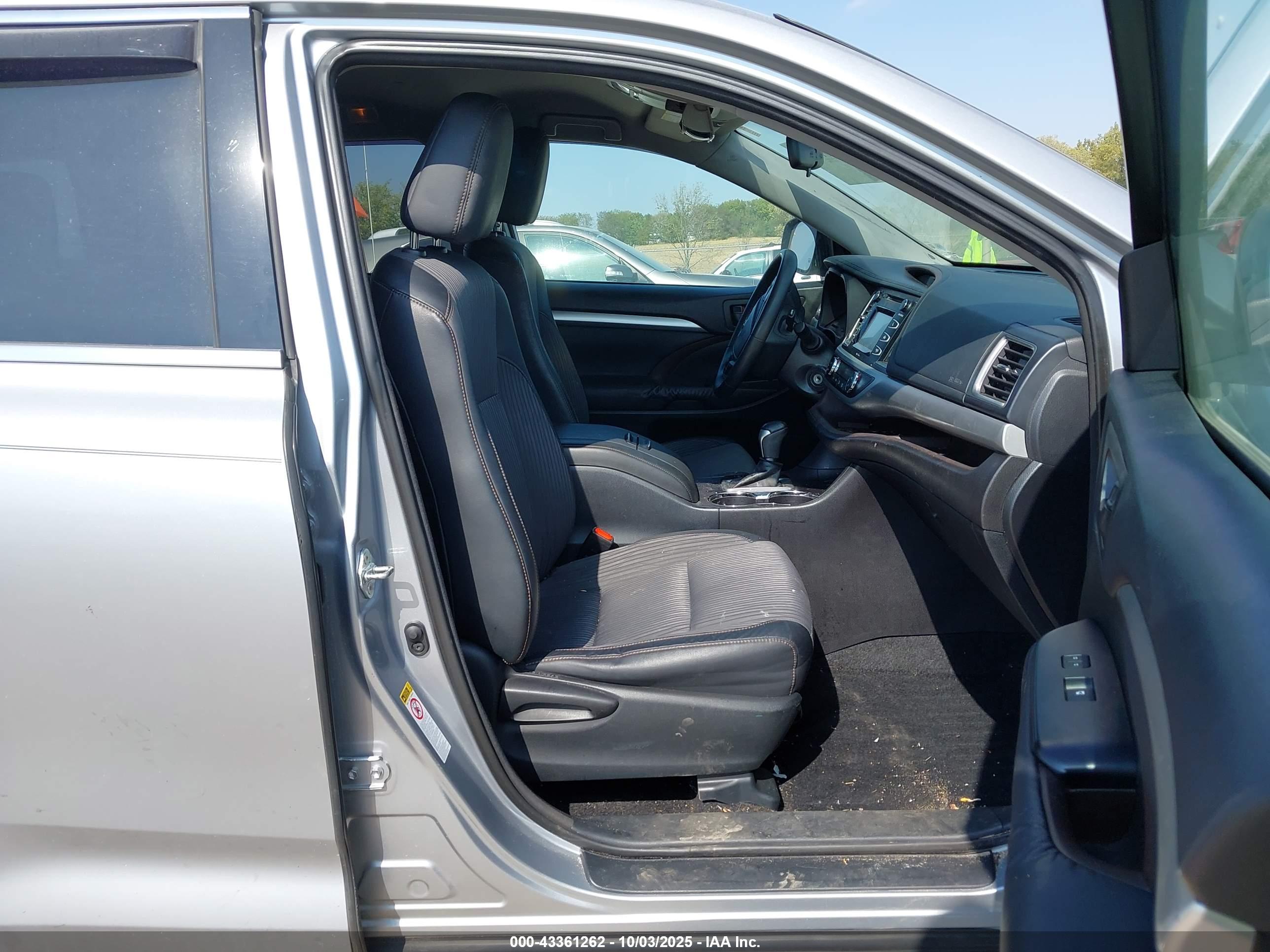 TOYOTA HIGHLANDER image 5