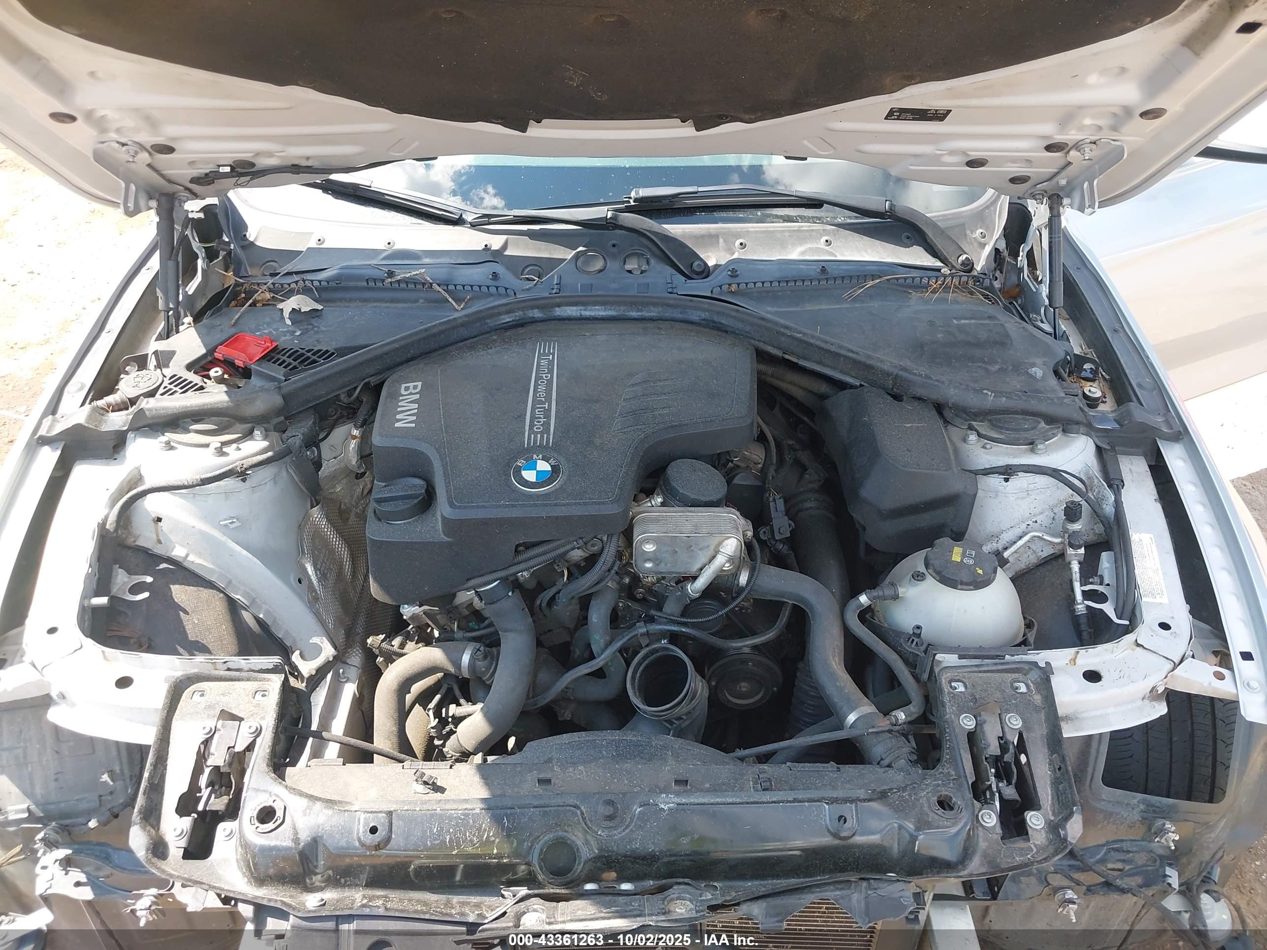 BMW 320I image 10