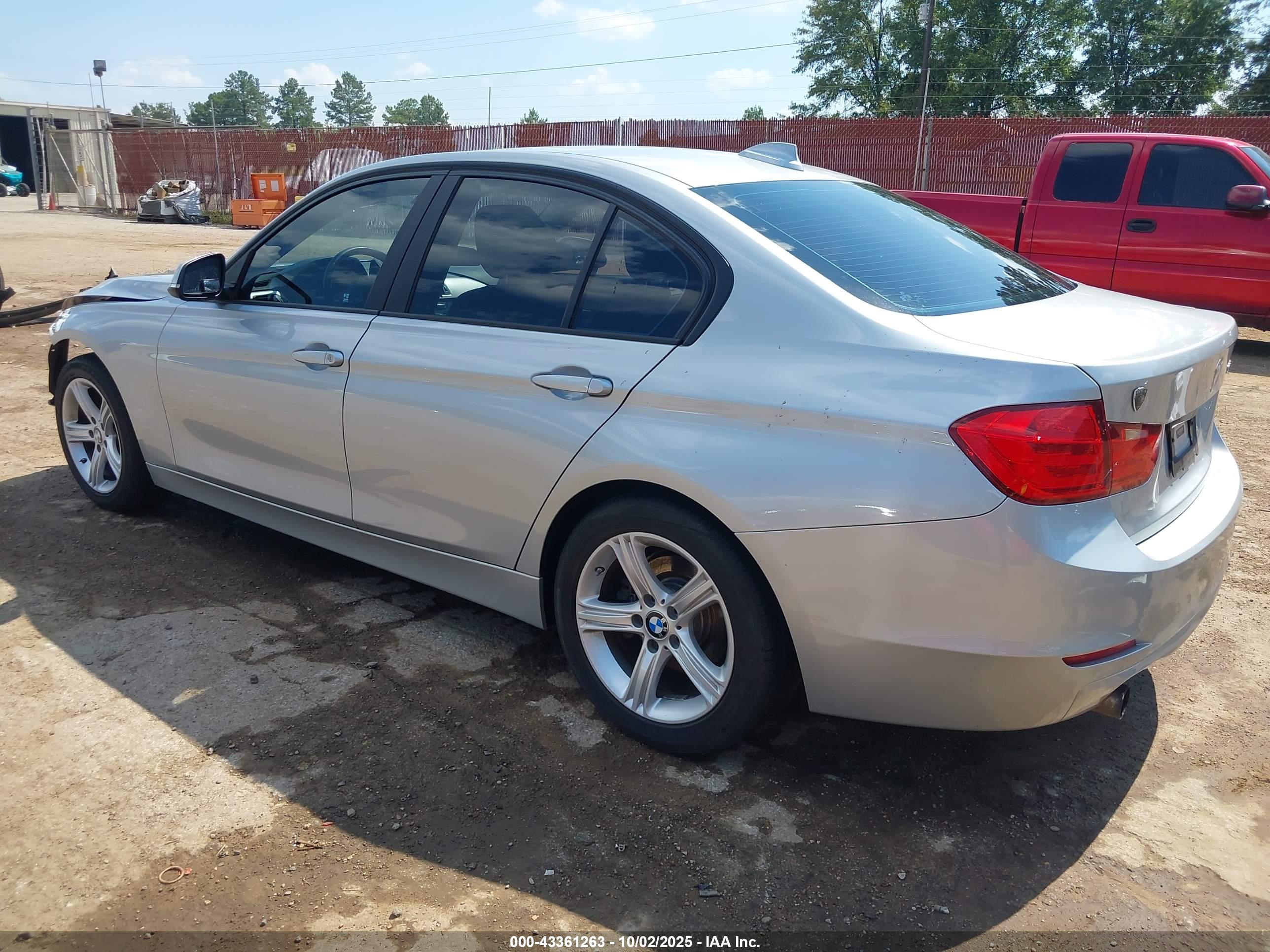 BMW 320I image 3