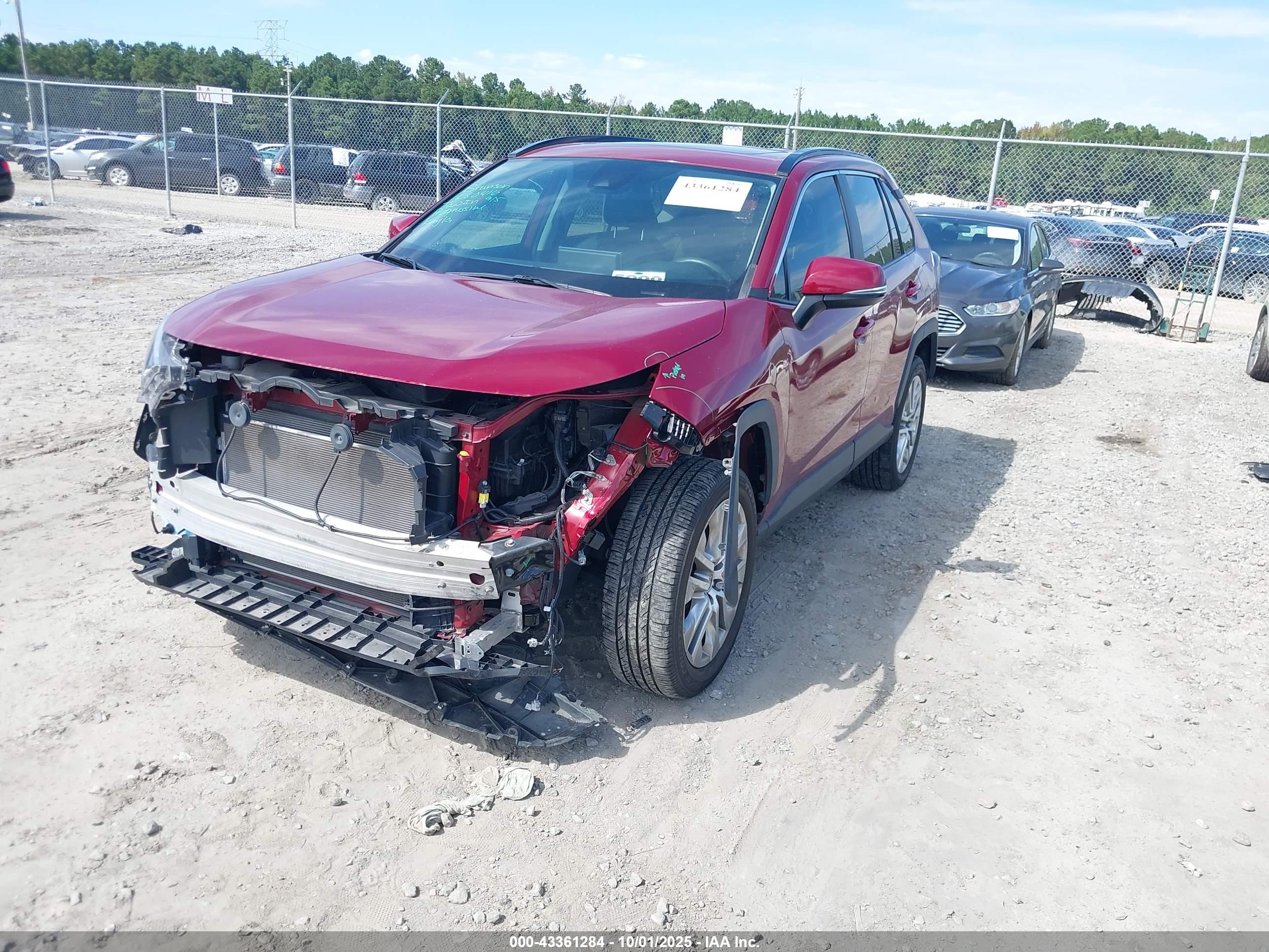 TOYOTA RAV4 image 2