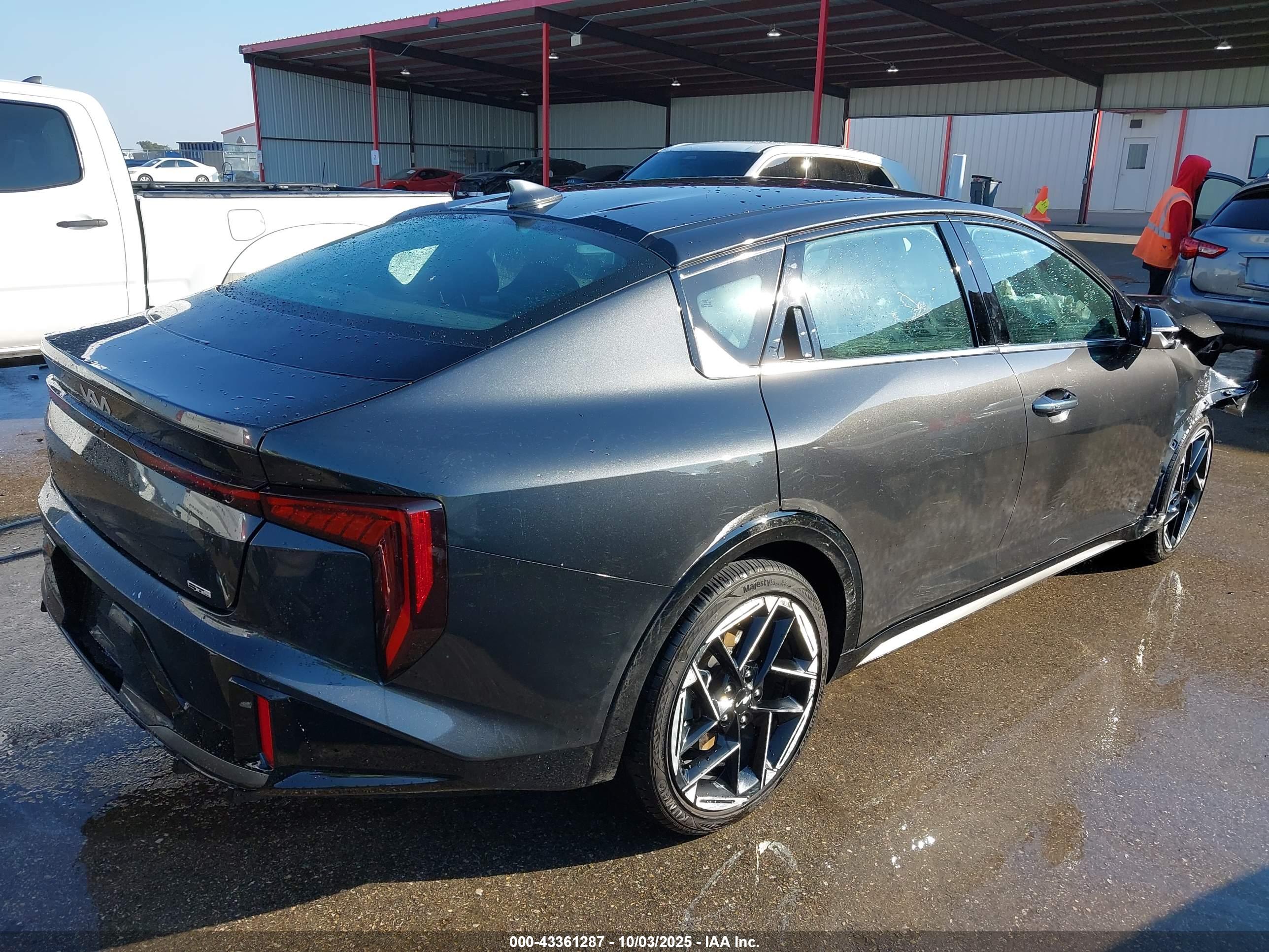 KIA K4 image 4