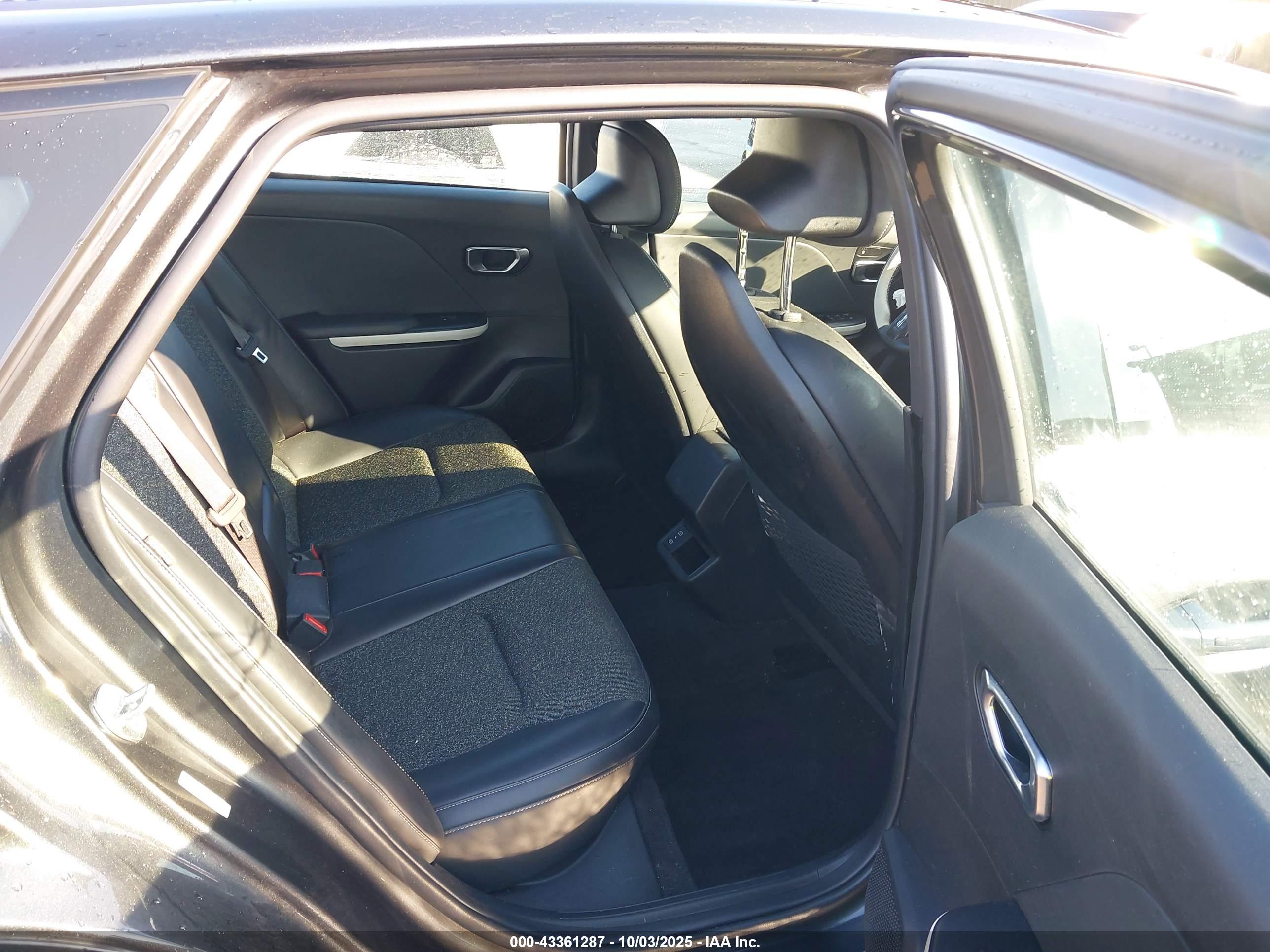 KIA K4 image 8