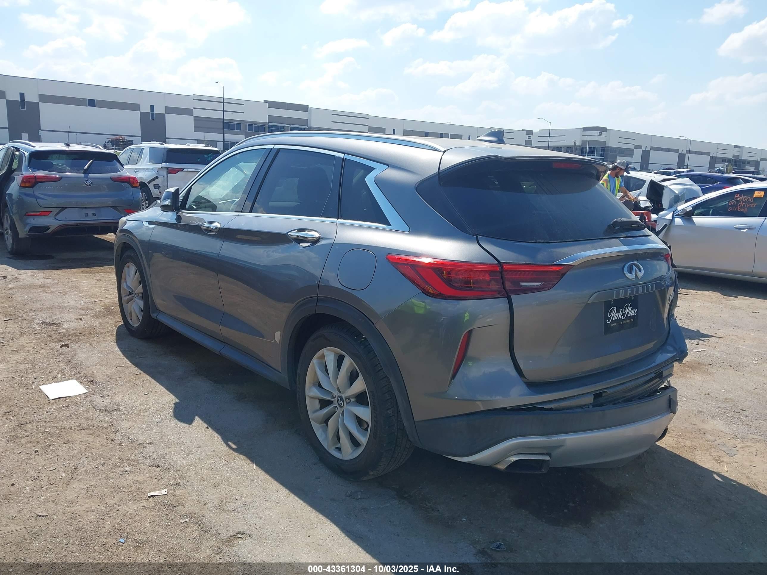 INFINITI QX50 image 3