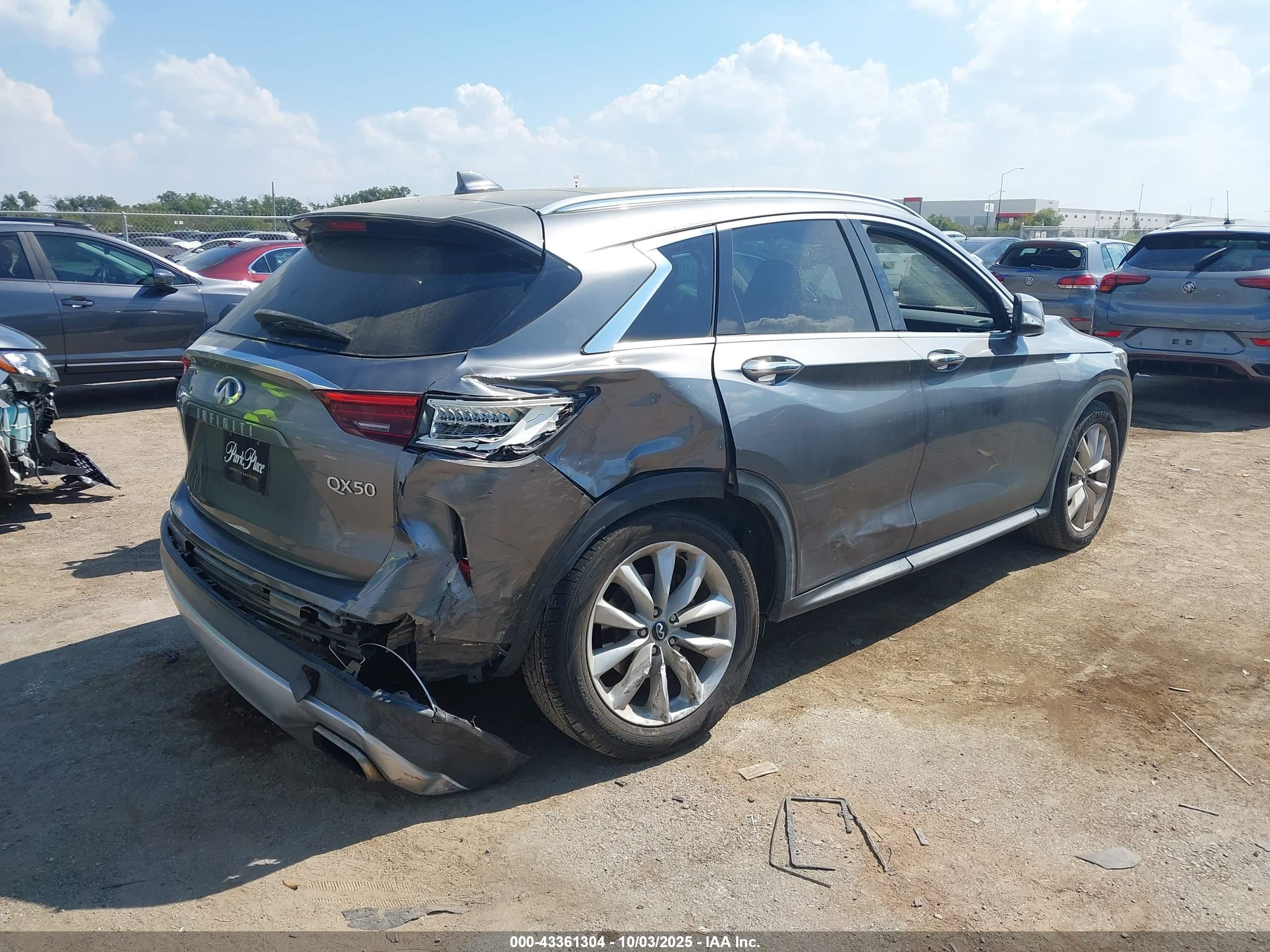 INFINITI QX50 image 4