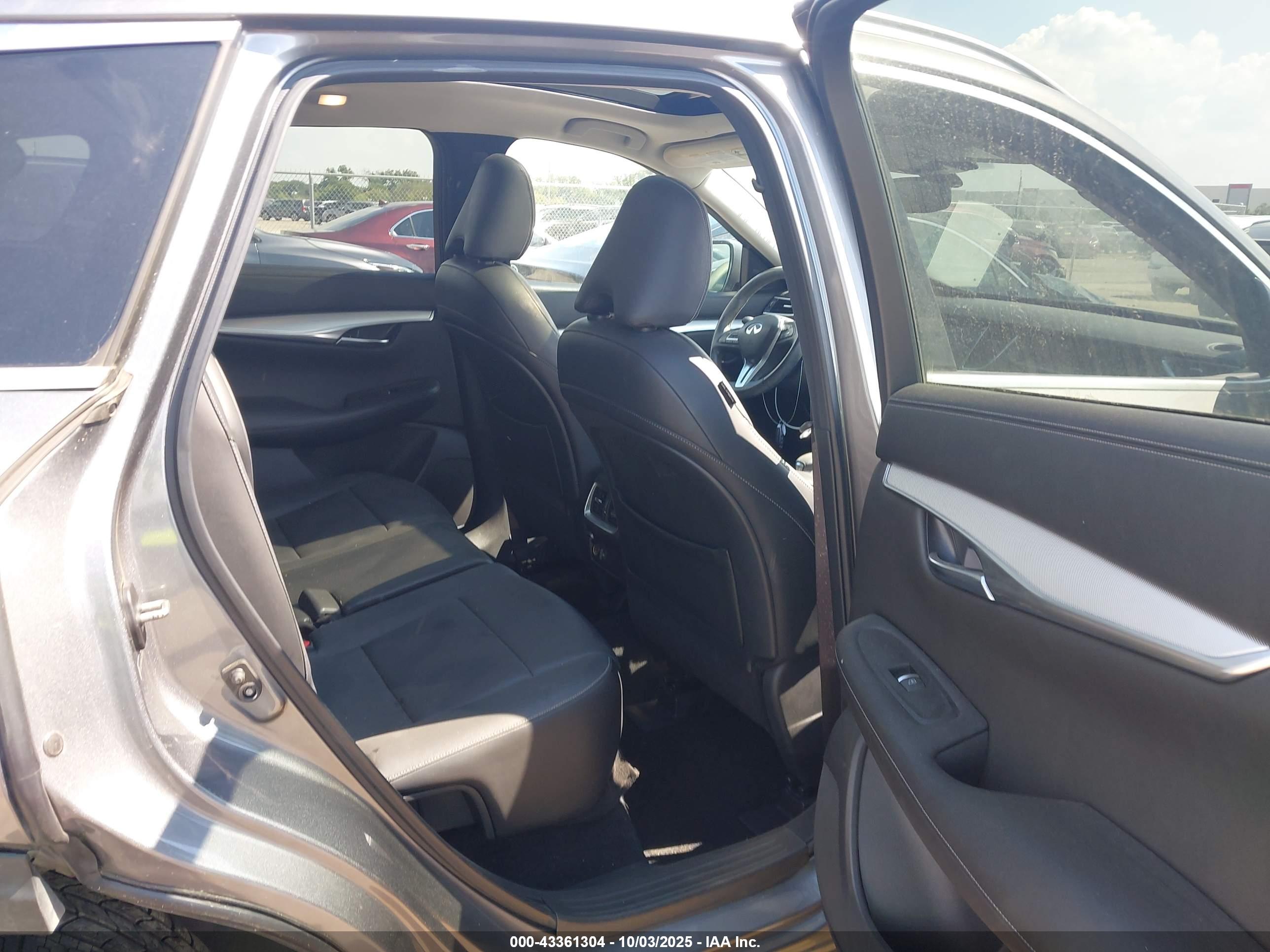 INFINITI QX50 image 8