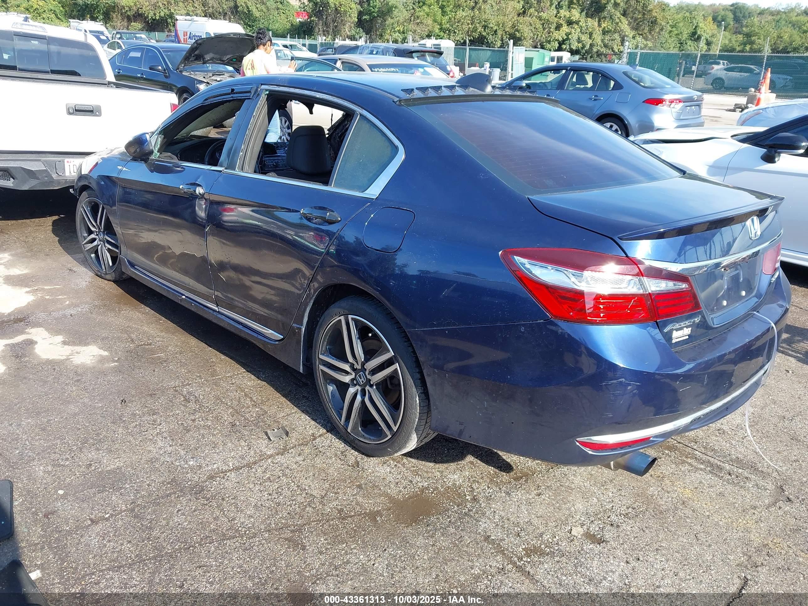 HONDA ACCORD image 3