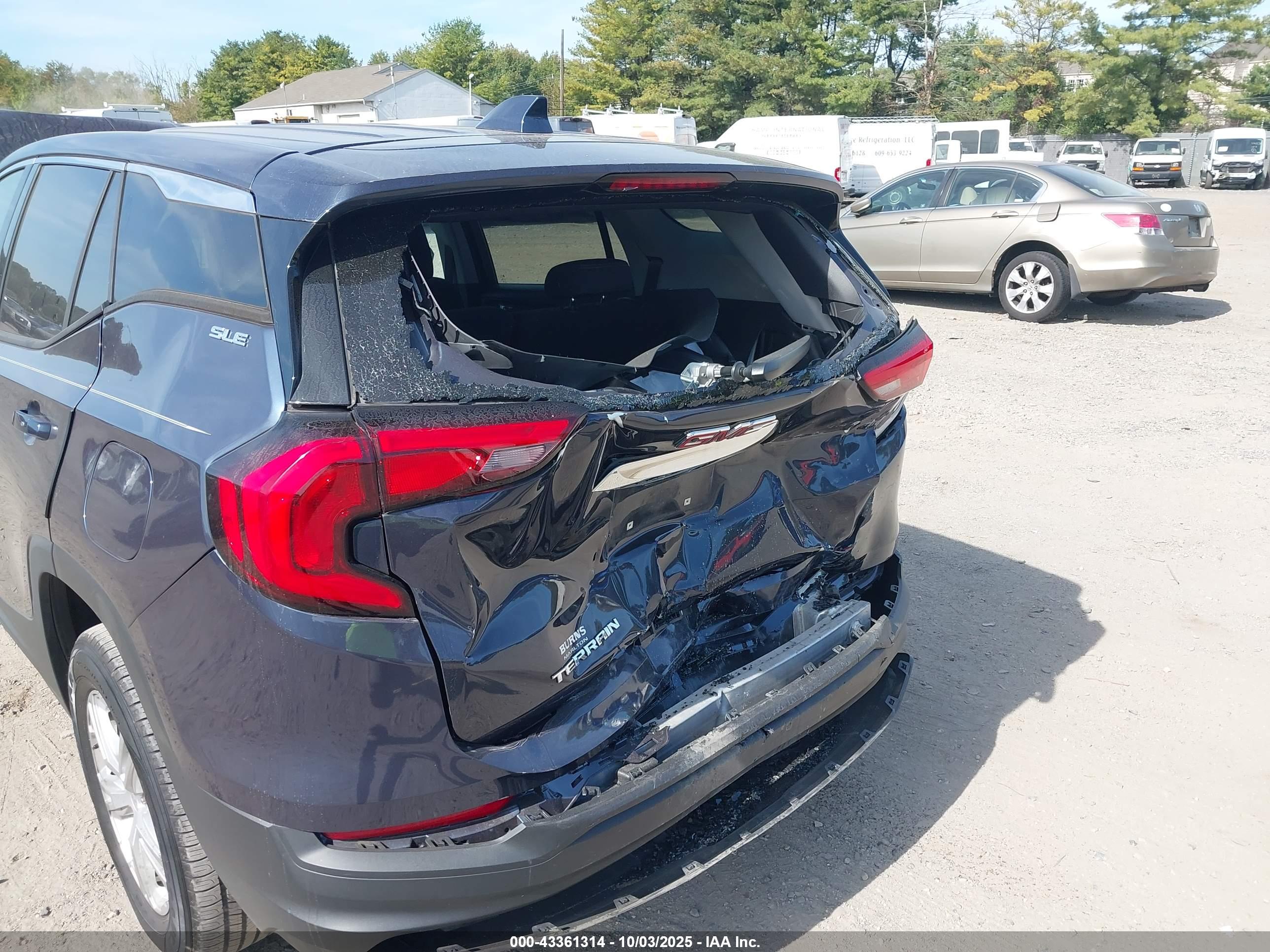 GMC TERRAIN image 6