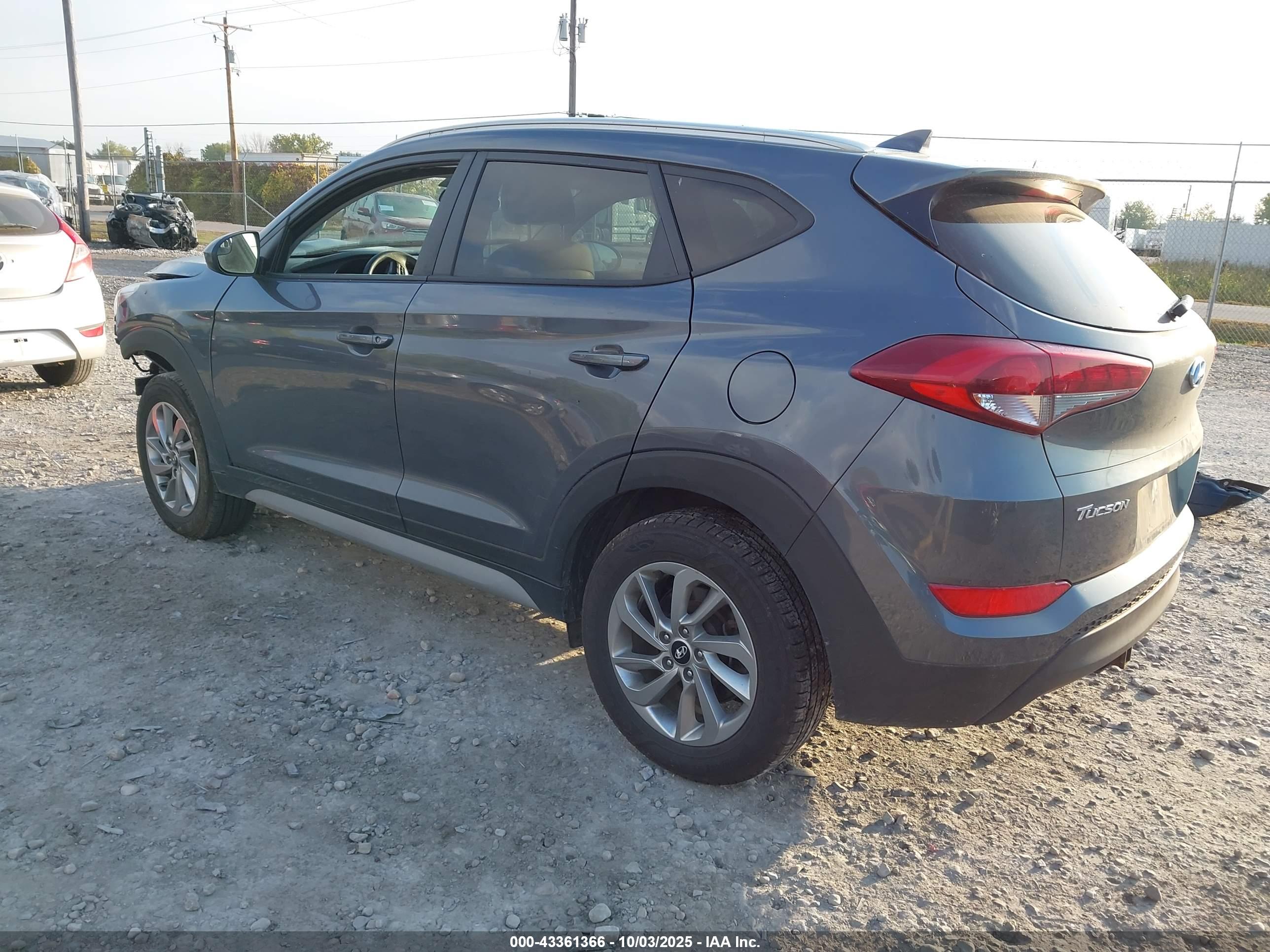 HYUNDAI TUCSON image 3