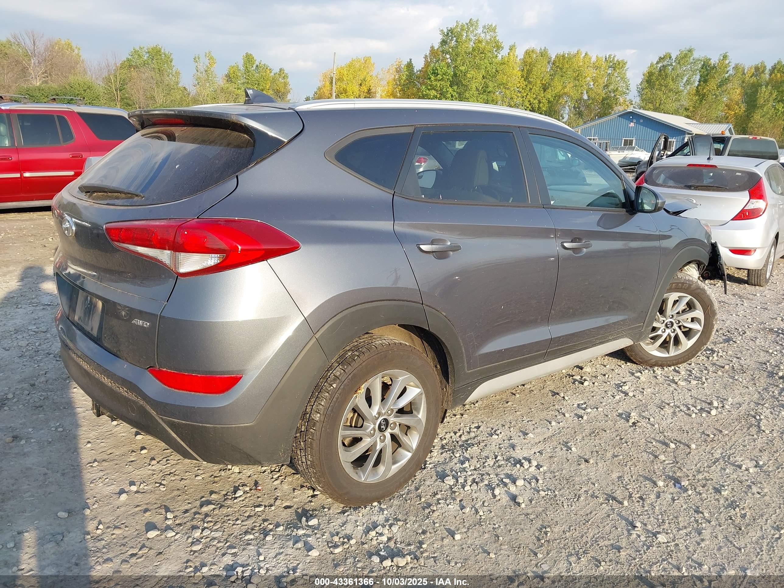 HYUNDAI TUCSON image 4