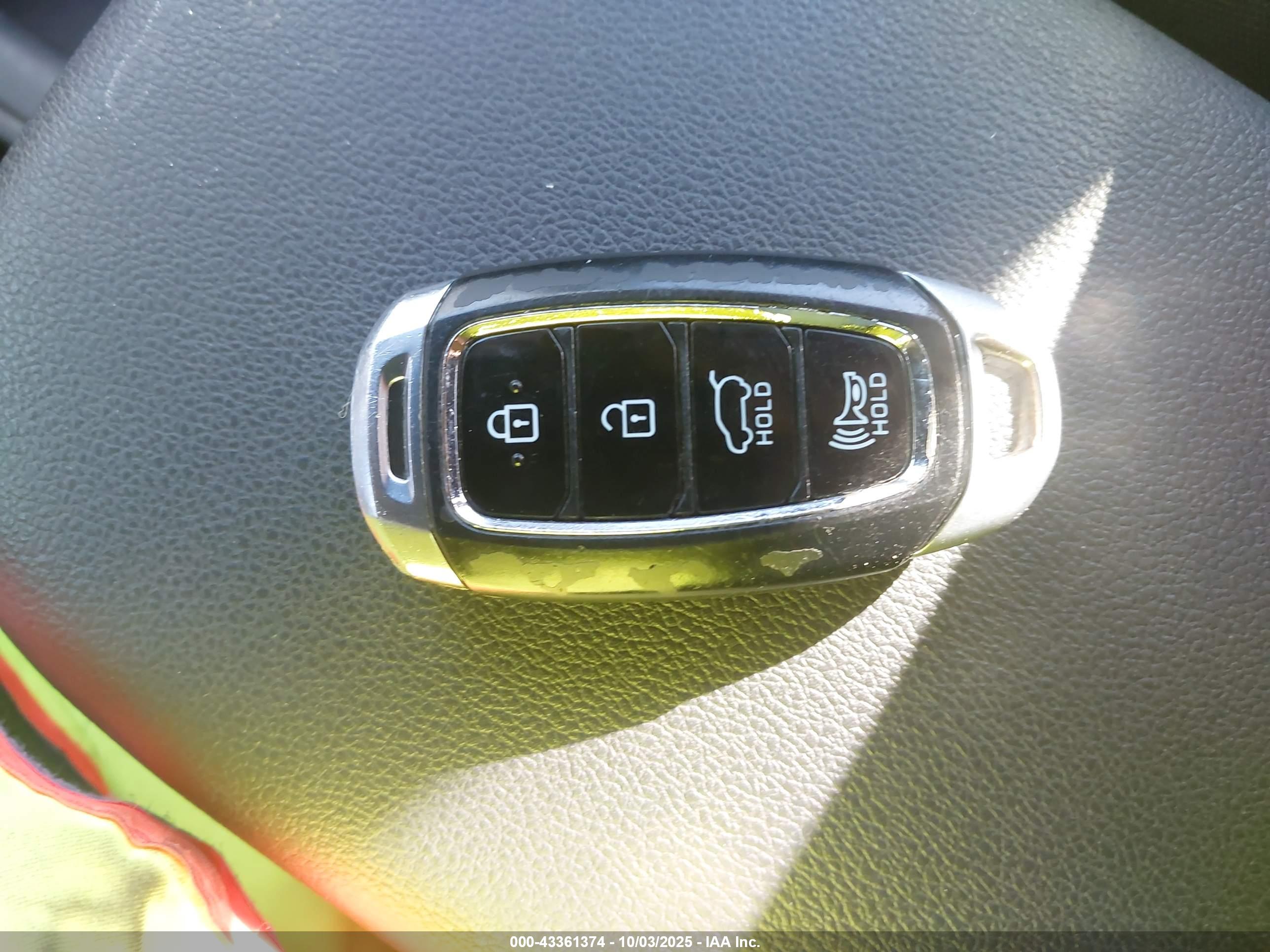 HYUNDAI KONA image 11