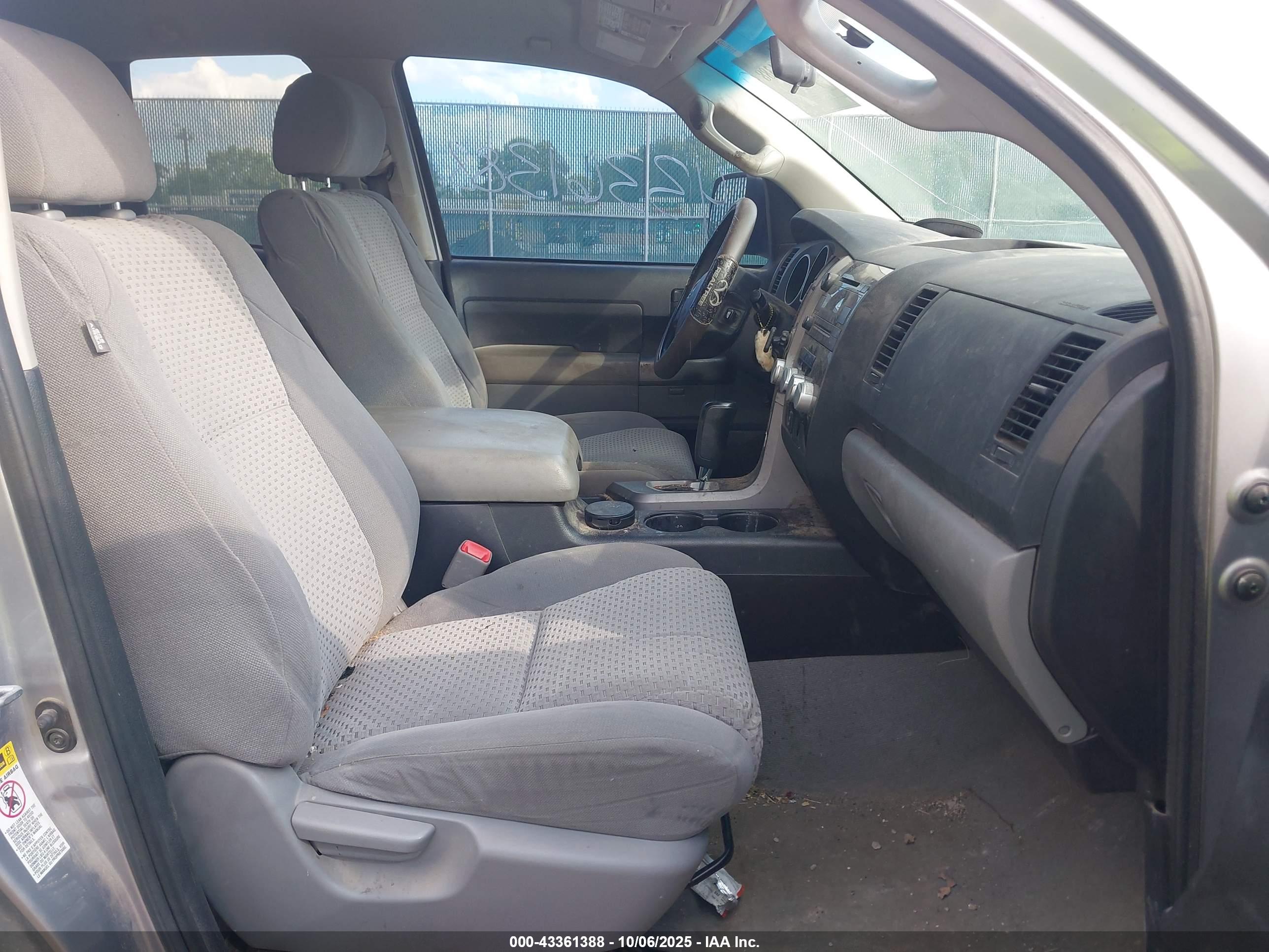 TOYOTA TUNDRA image 5