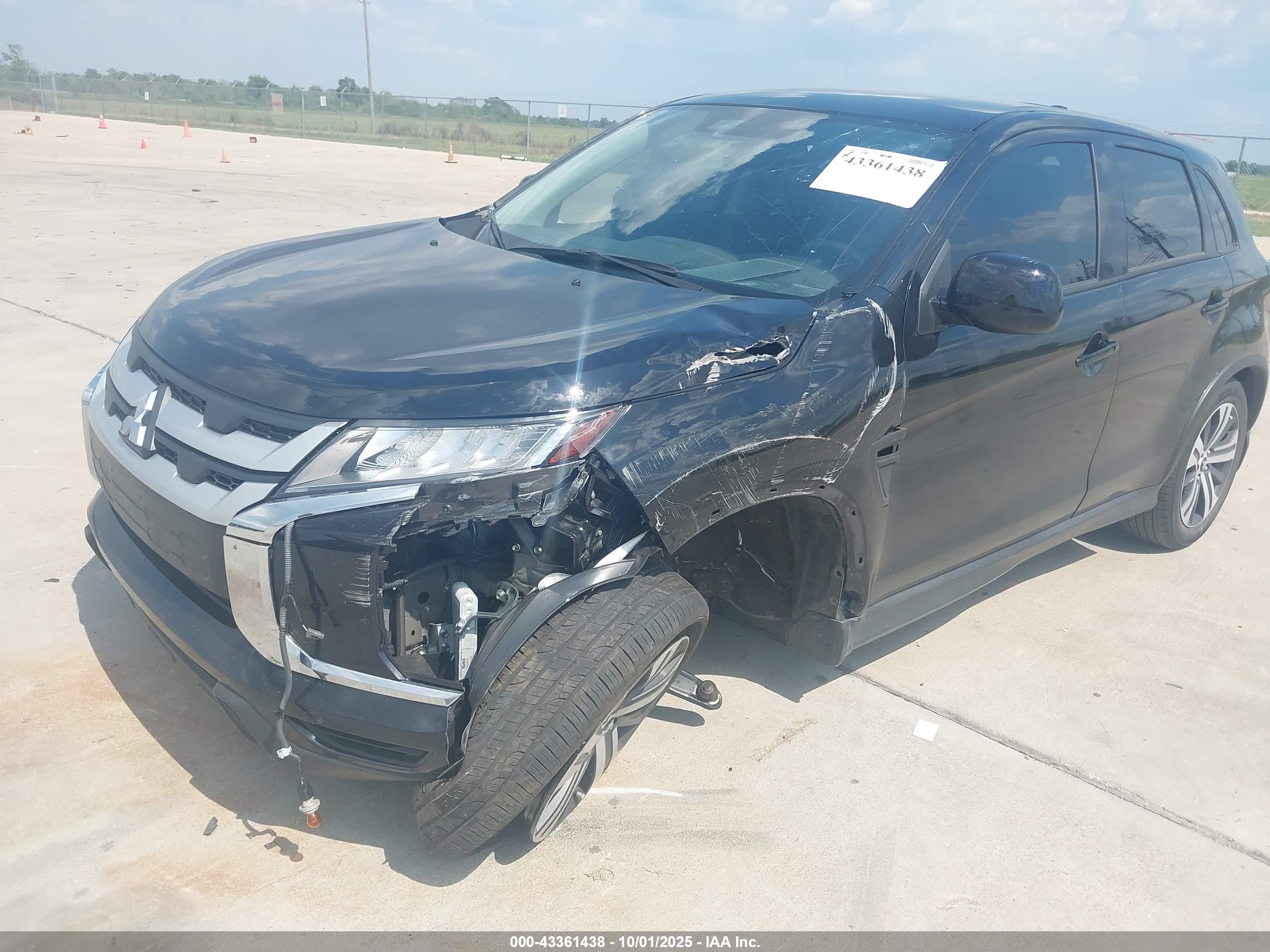 MITSUBISHI OUTLANDER image 6