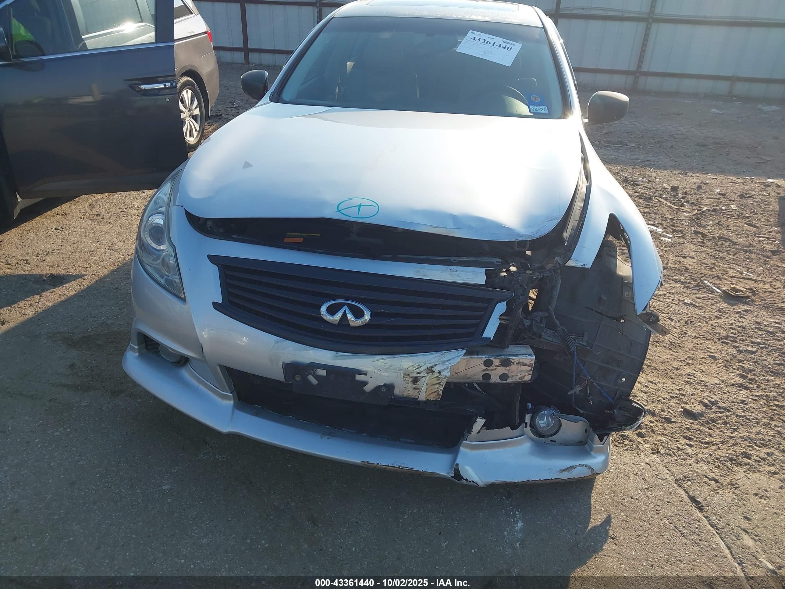 INFINITI G37 image 6