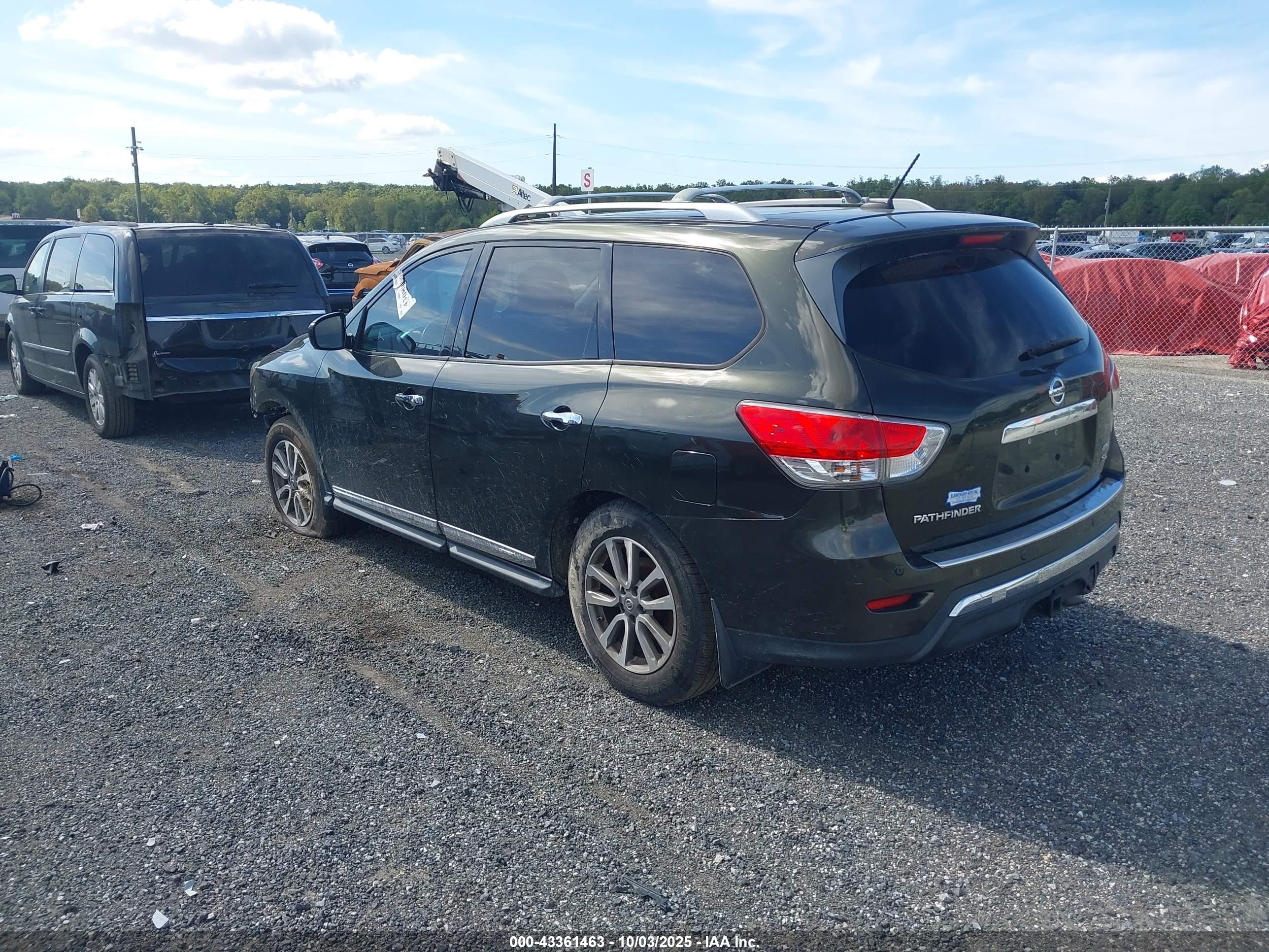 NISSAN PATHFINDER image 3