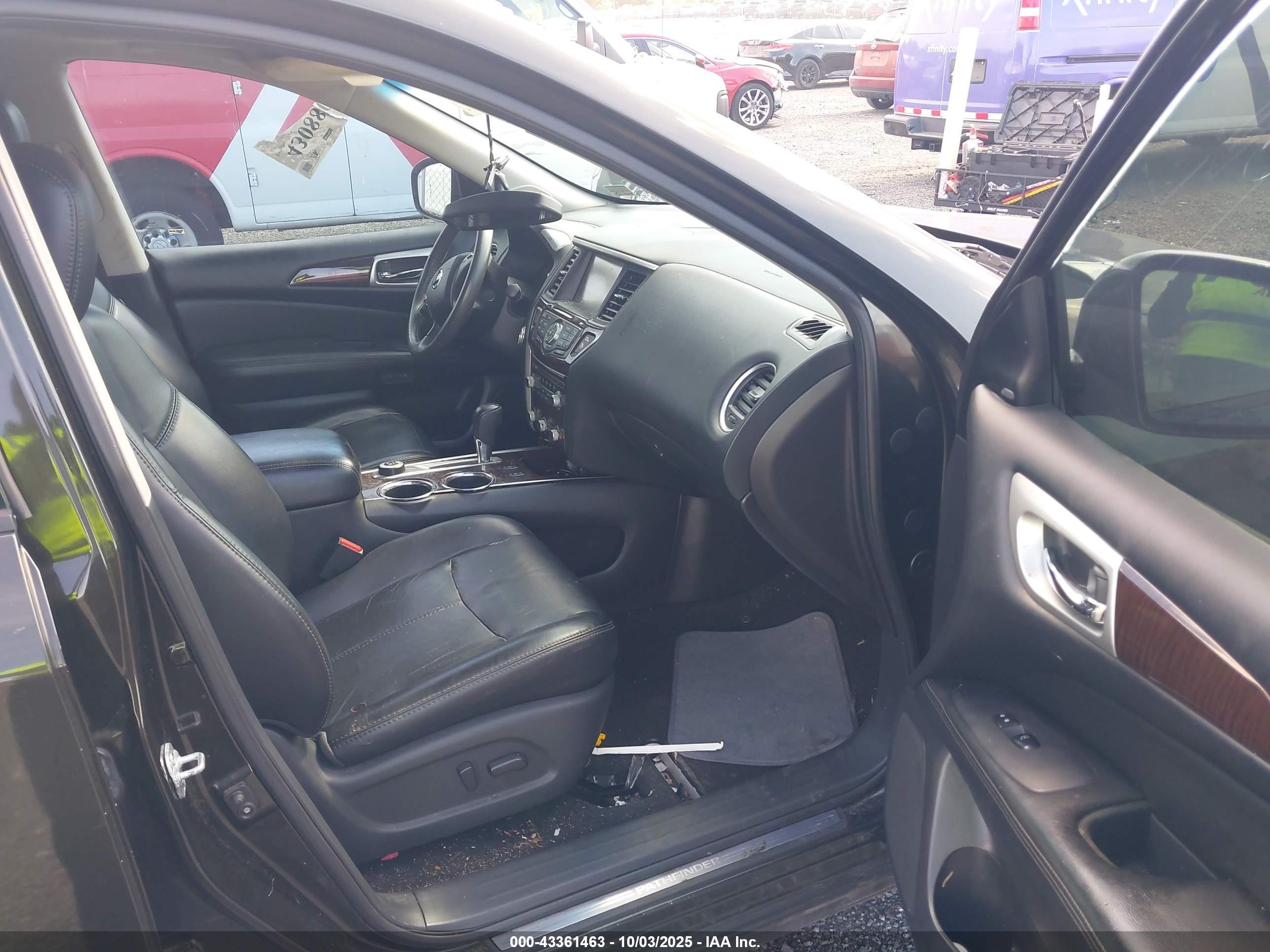 NISSAN PATHFINDER image 5