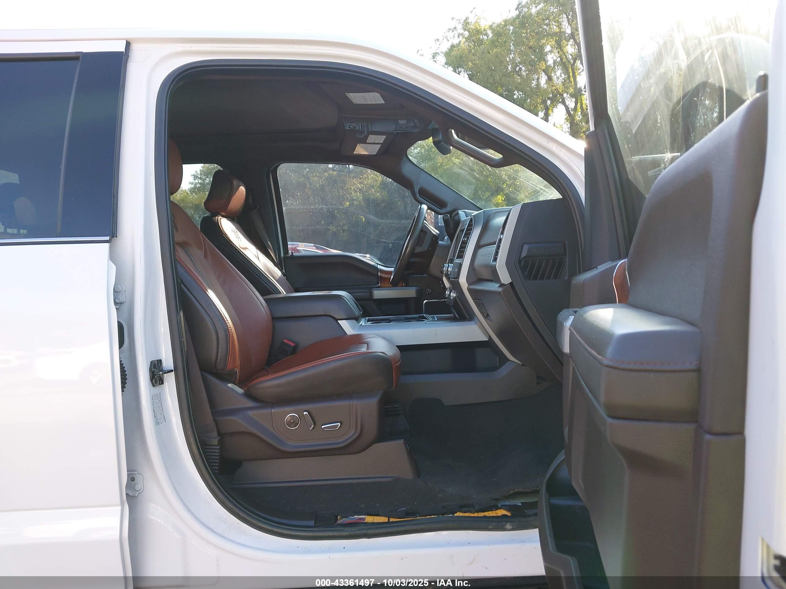 FORD F-350 image 8